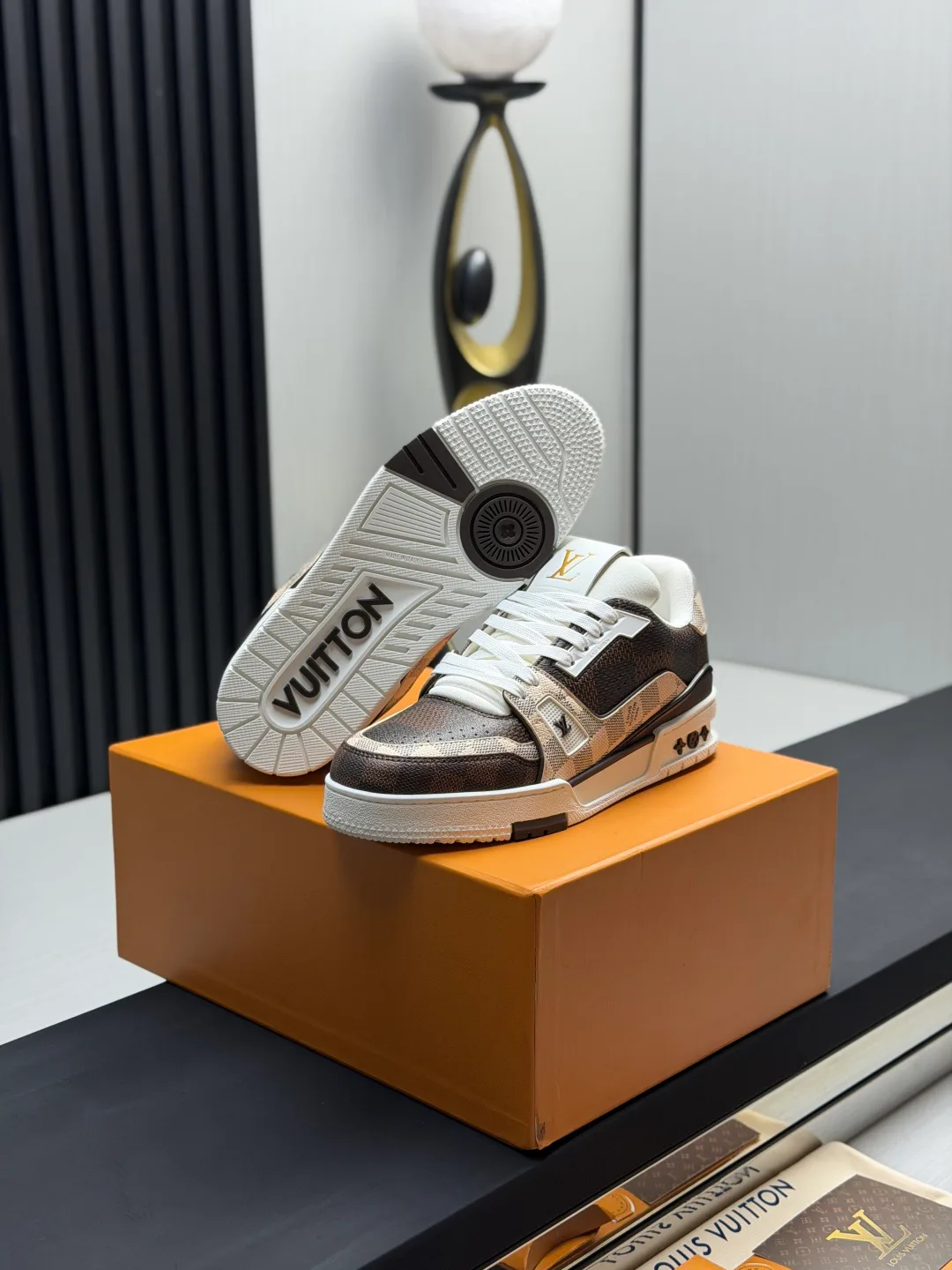 Women's Sneakers LOUIS VUITTON 17865113