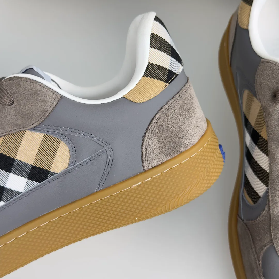 Women's Sneakers BURBERRY 17810105
