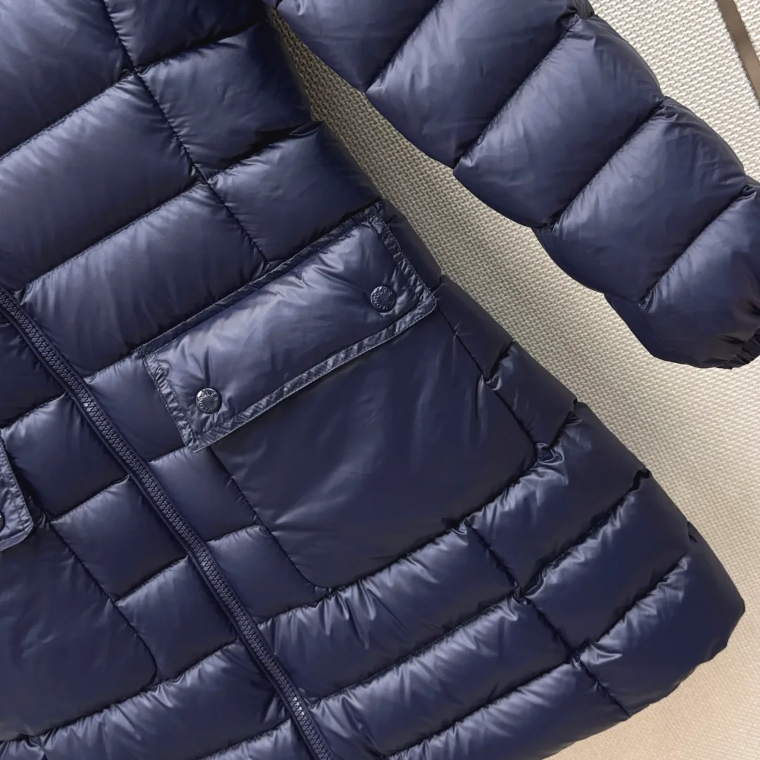 Women's Jackets And Down Jackets MONCLER 18450479