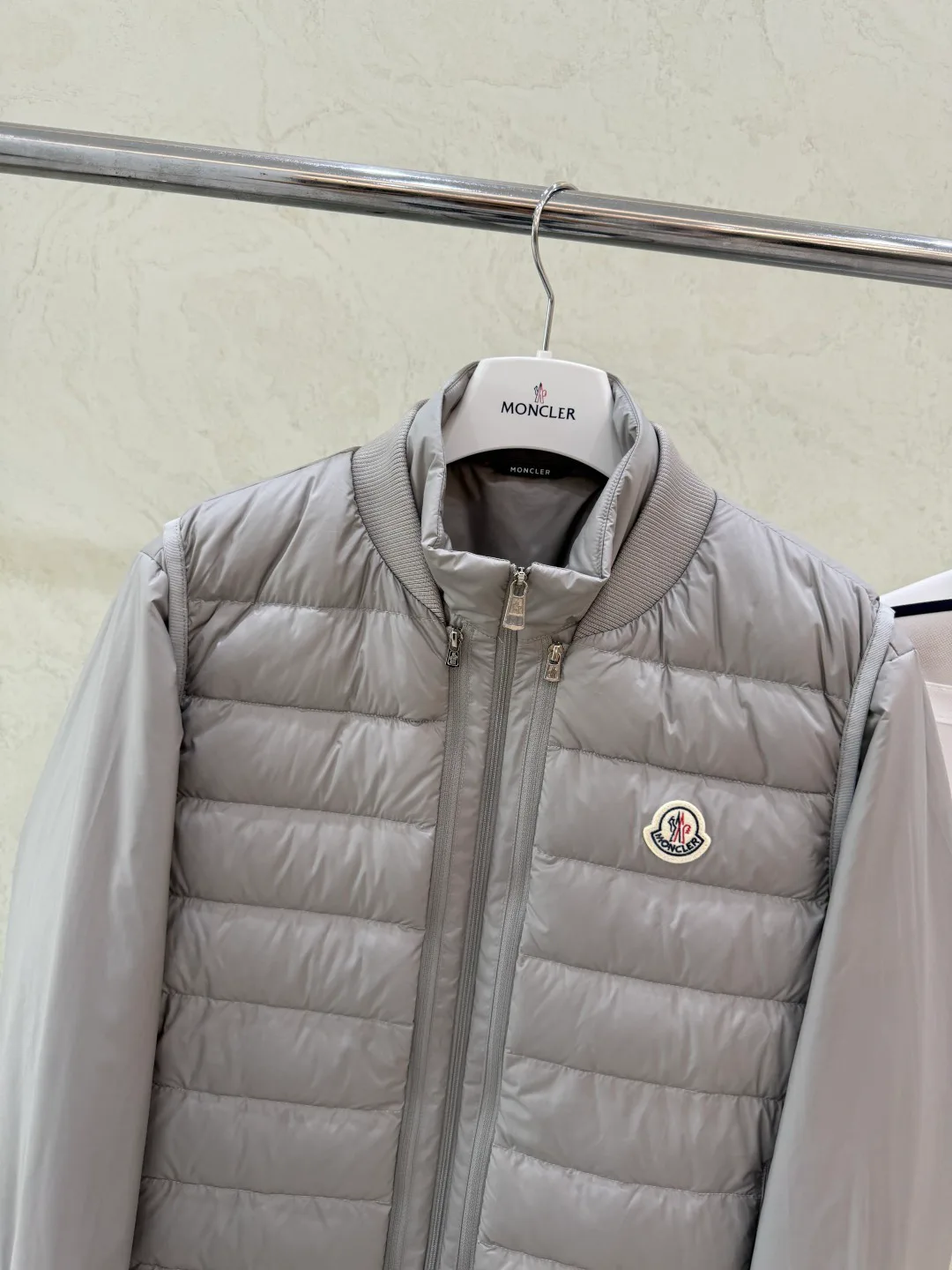 Men's Jackets And Down Jackets MONCLER 18507136