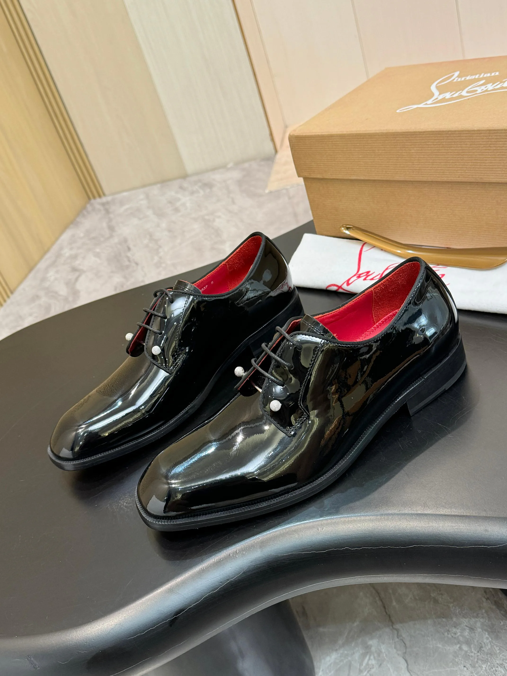 Men's Loafers And Dress Shoes CHRISTIAN LOUBOUTIN 18119101