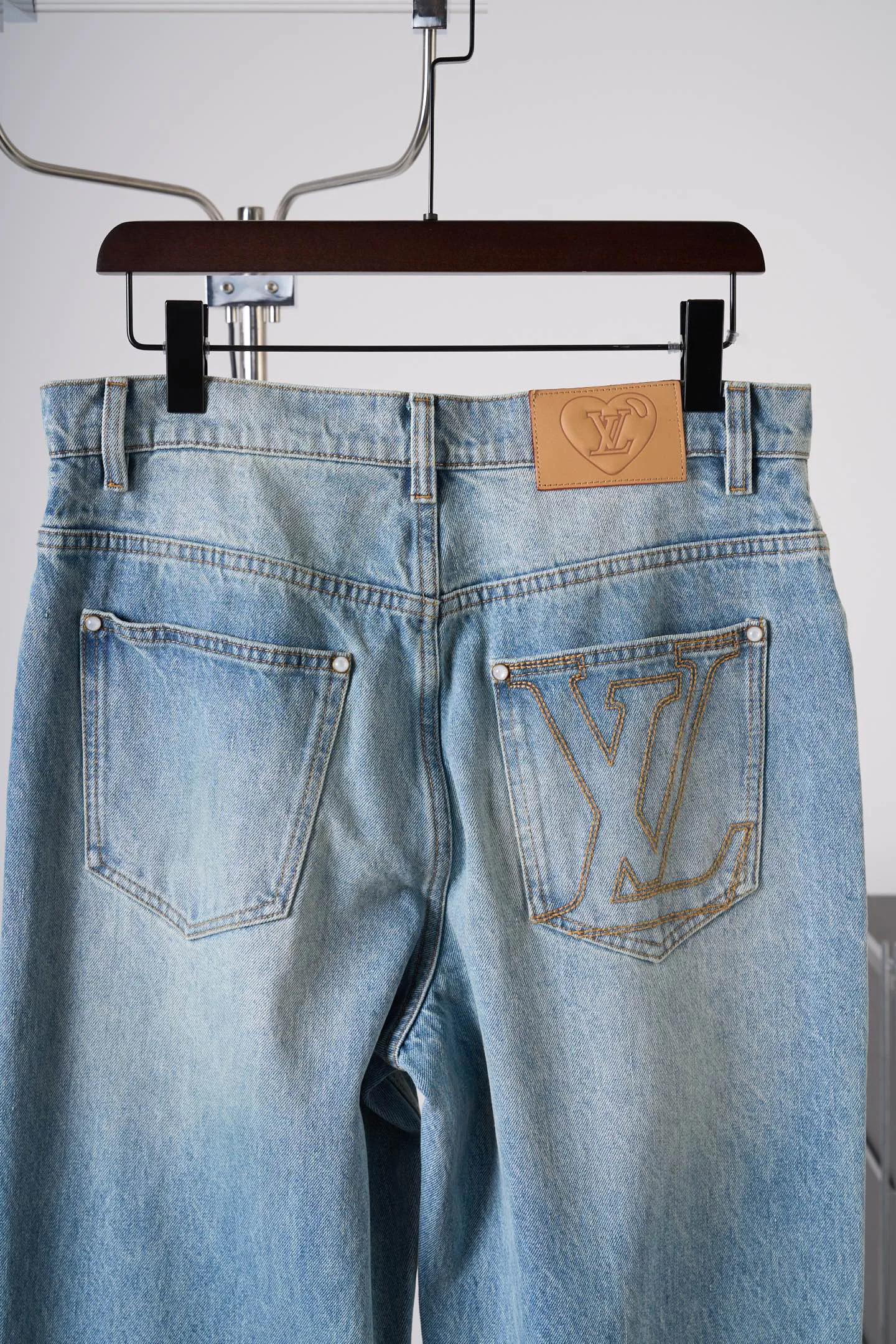 Men's Jeans LOUIS VUITTON 18179048