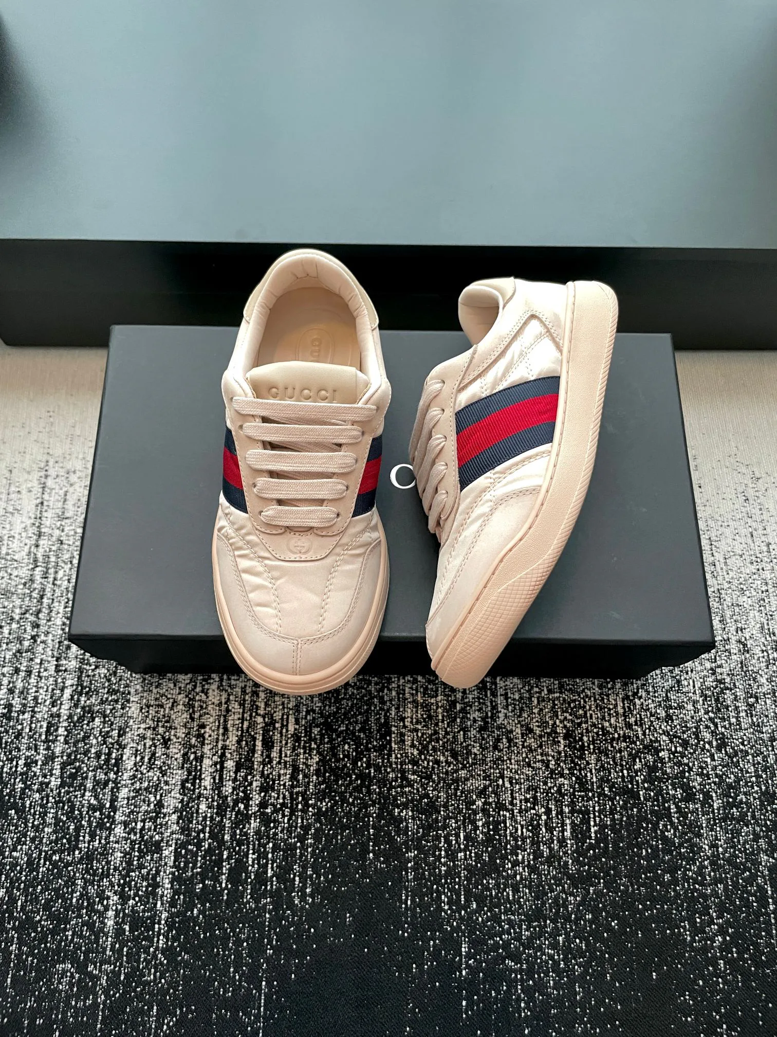 Women's Sneakers GUCCI 18447994