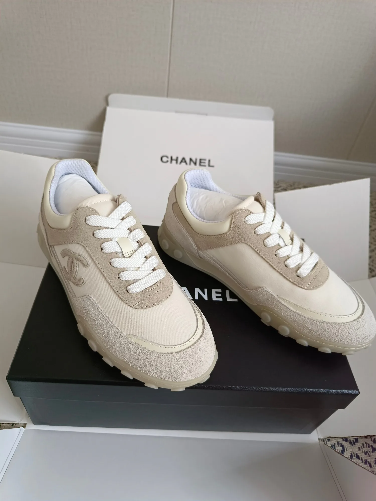 Women's Sneakers CHANEL 18475410