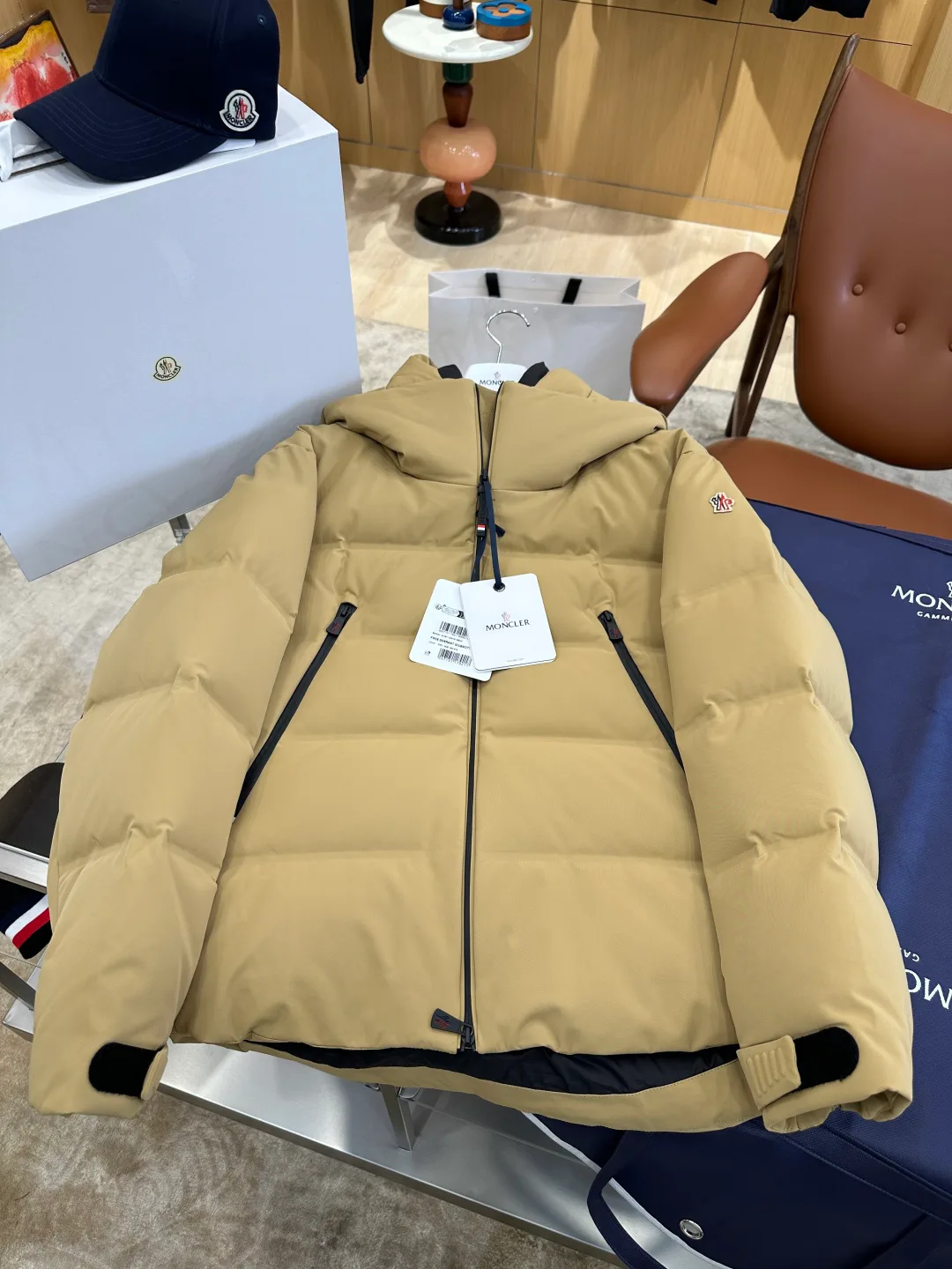 Men's Jackets And Down Jackets MONCLER 18461309