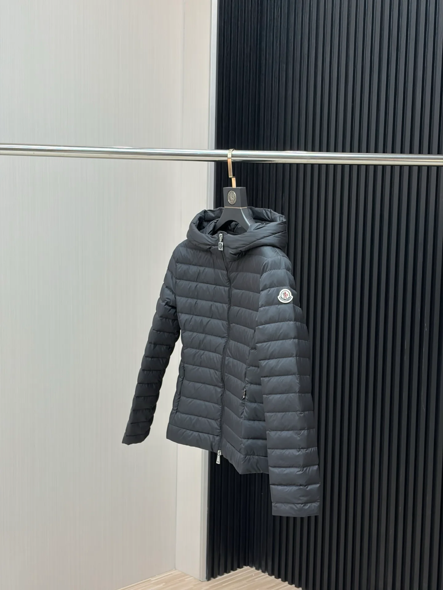 Men's Jackets And Down Jackets MONCLER 17908042