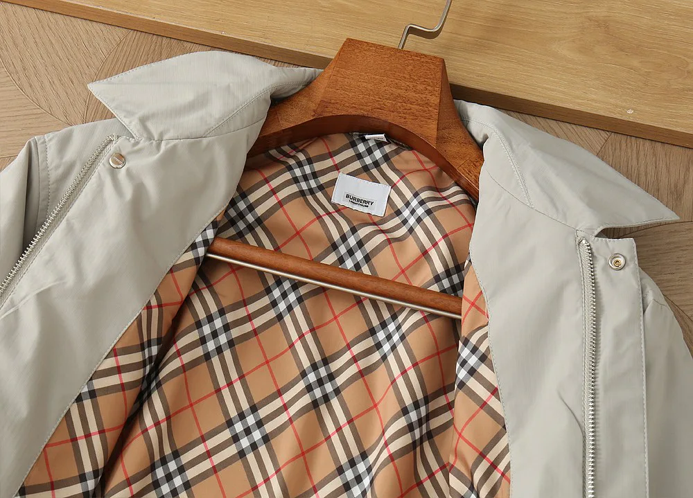 Men's Jackets And Down Jackets BURBERRY 18157235