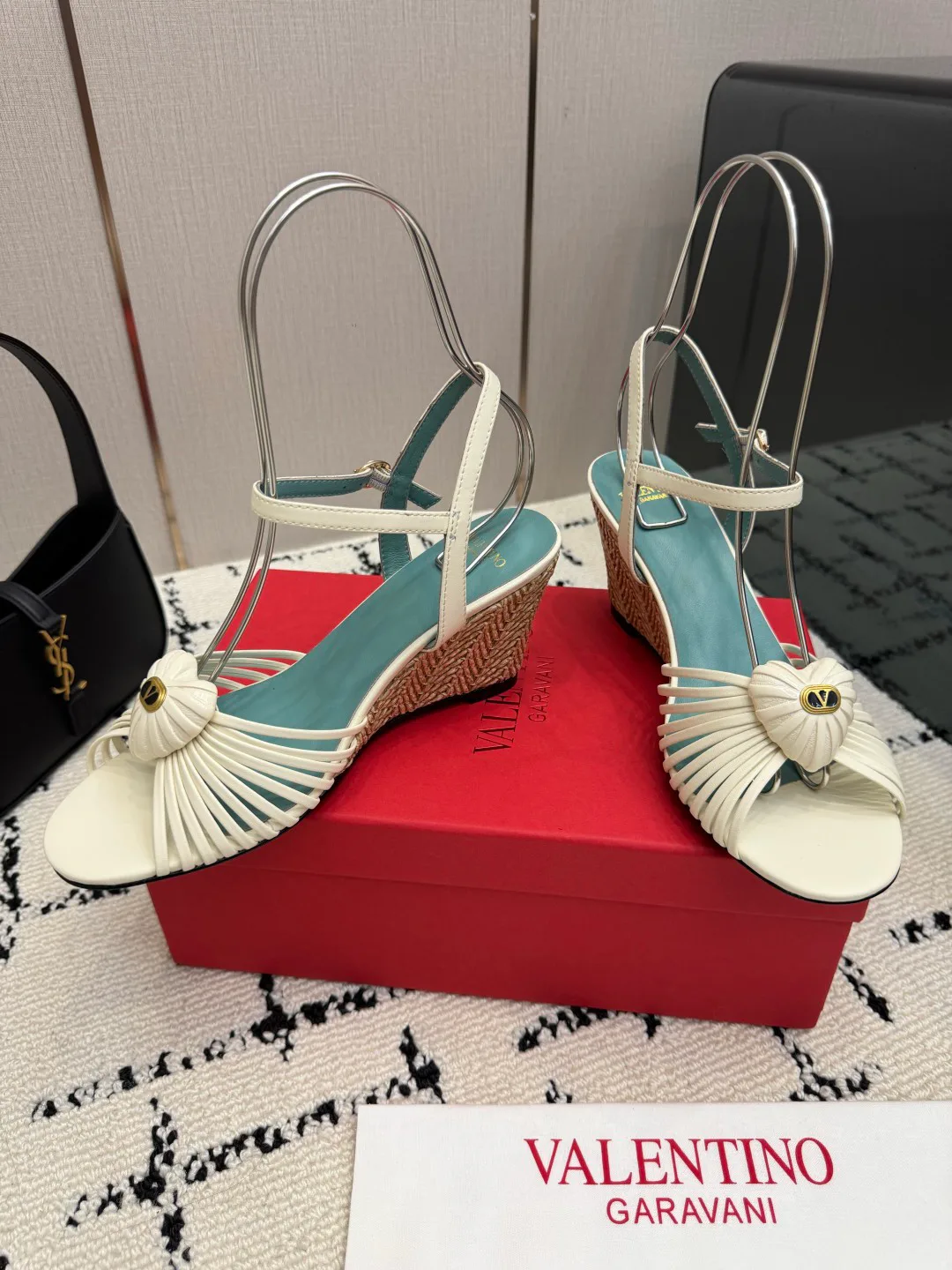 Women's Open-Toe Sandals VALENTINO 18049001