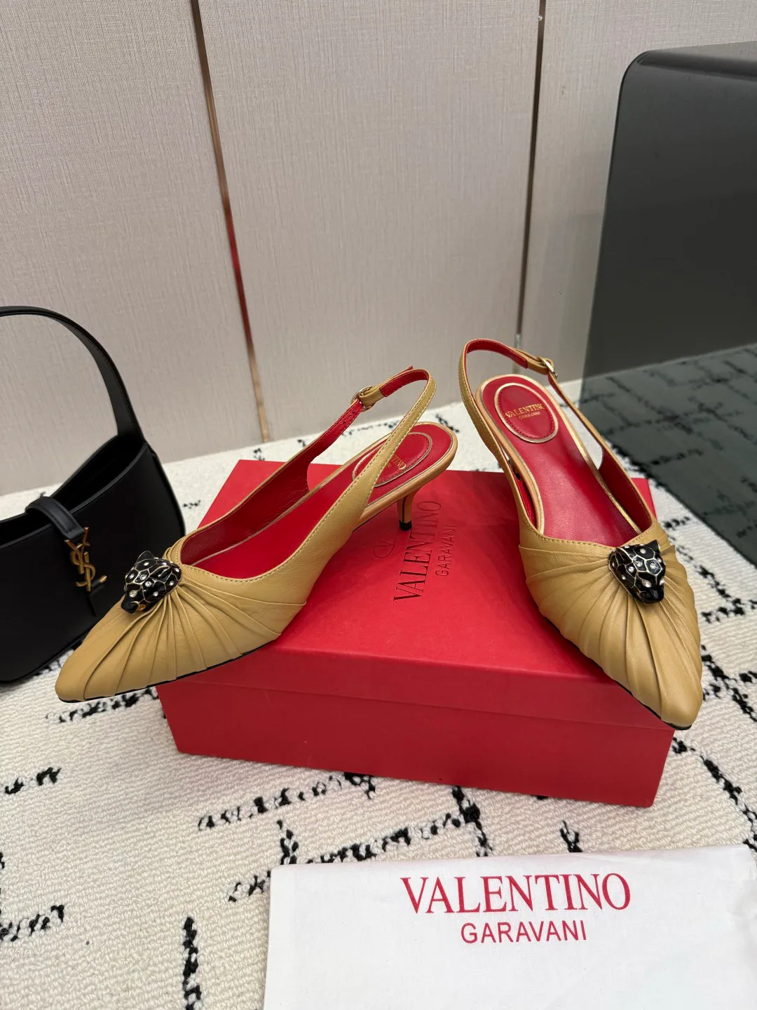 Women's Open-Toe Sandals VALENTINO 18049046