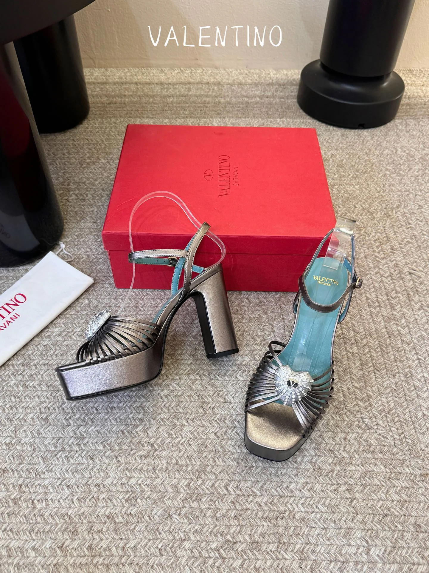 Women's Open-Toe Sandals VALENTINO 17396956