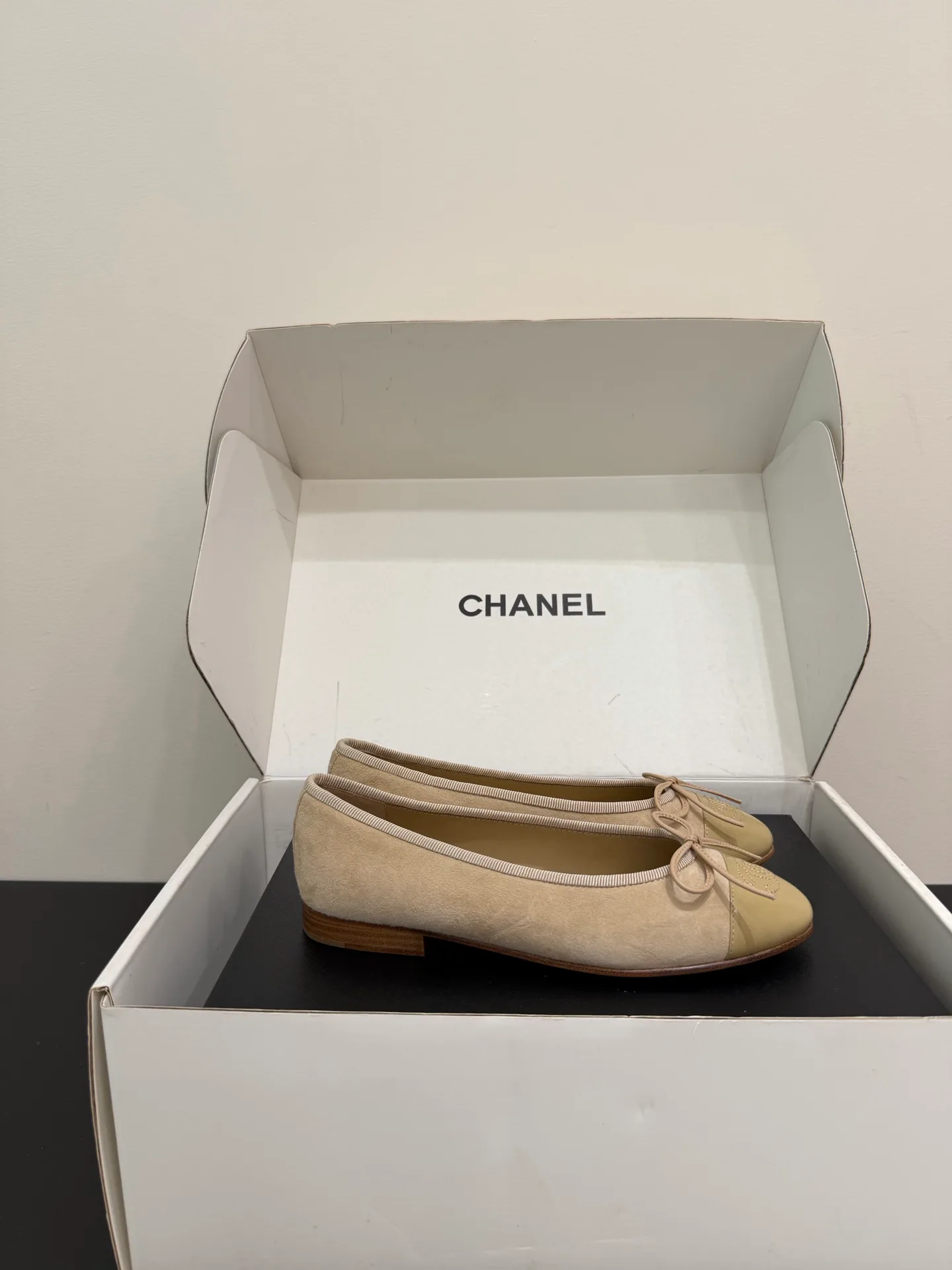 Women's Ballet Flats CHANEL 18080147