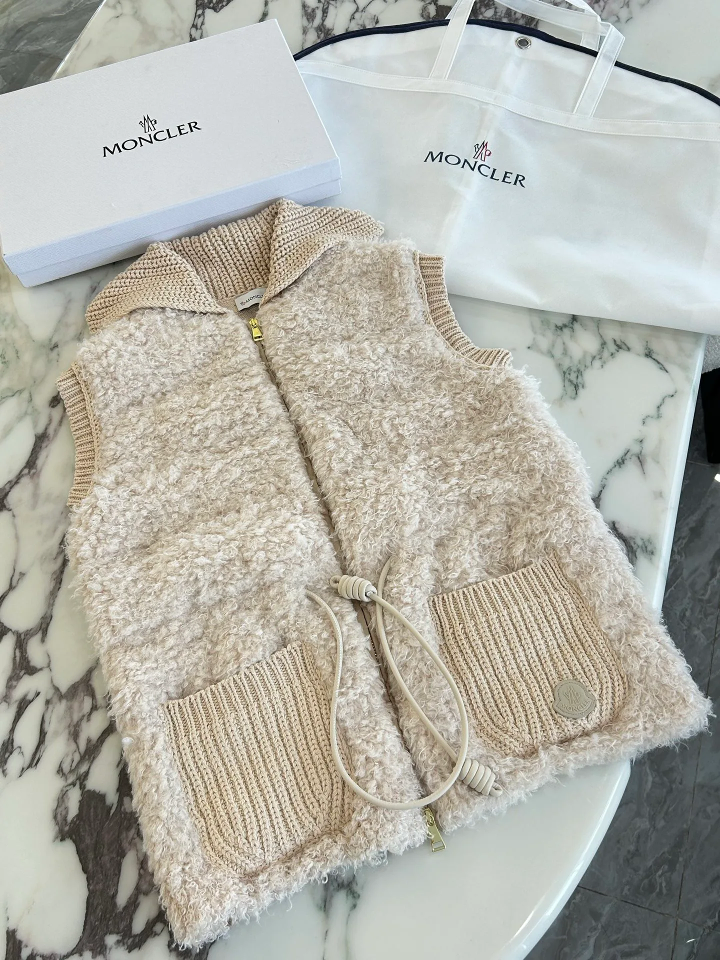 Men's Vests MONCLER 18231333