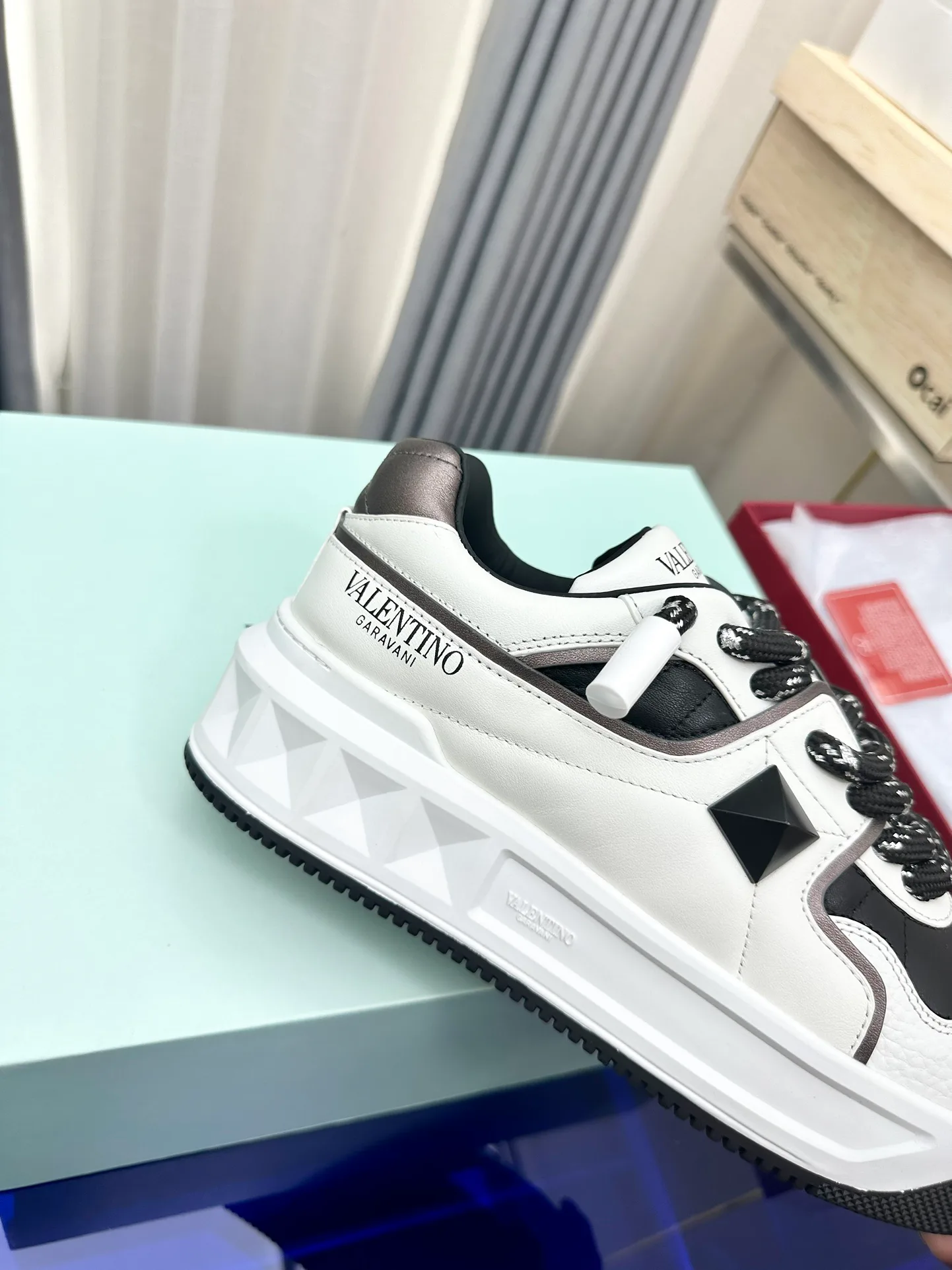 Women's Sneakers VALENTINO 17948614