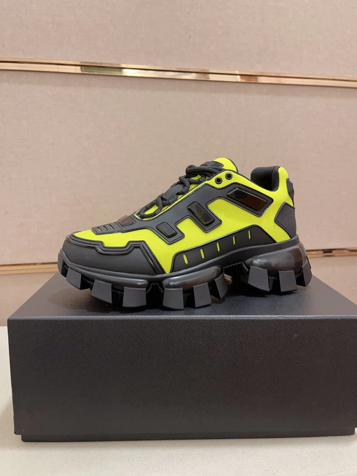 Men's Sneakers PRADA 17955154