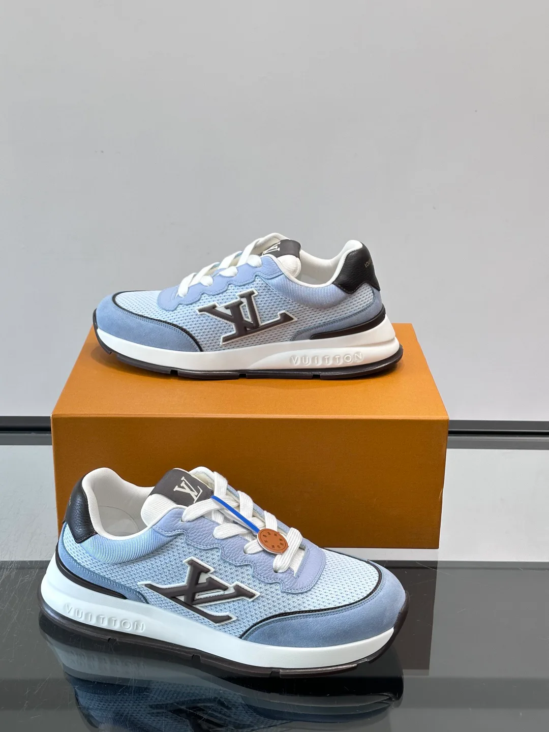 Men's Sneakers LOUIS VUITTON 17897384