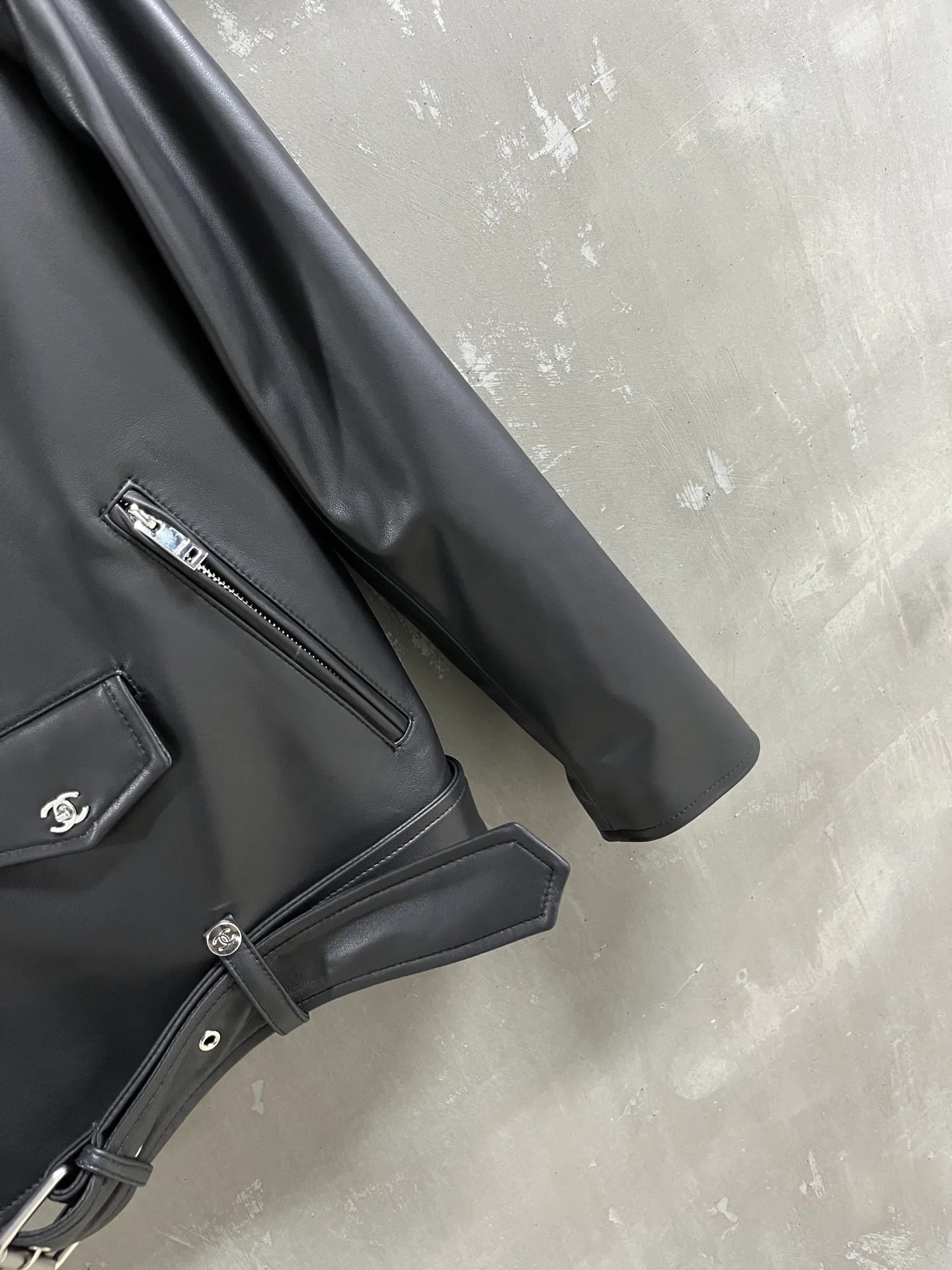 Women's Leather Jackets And Sheepskin Coats CHANEL 18173009