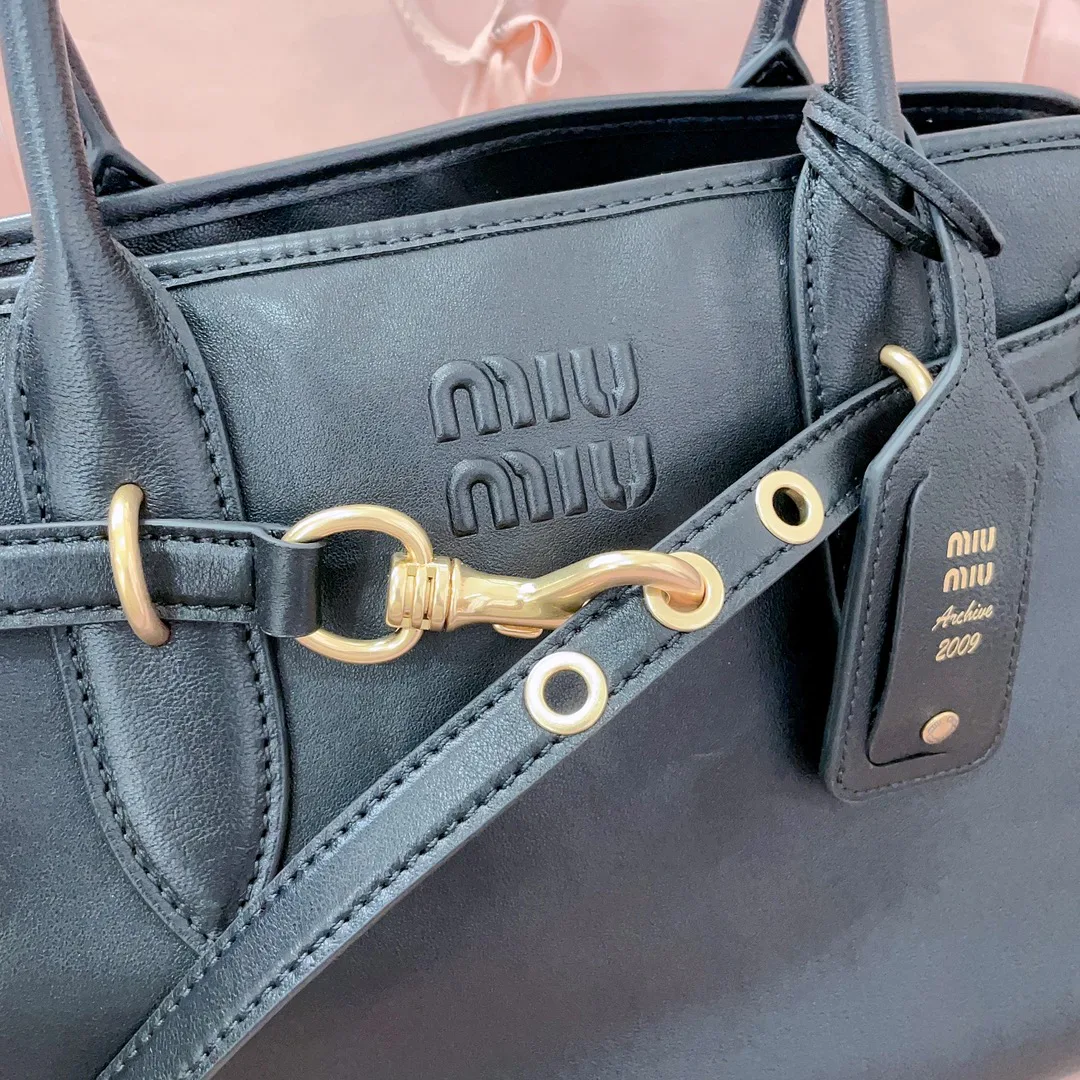 Women's Classic Handbags MIU MIU 18004738