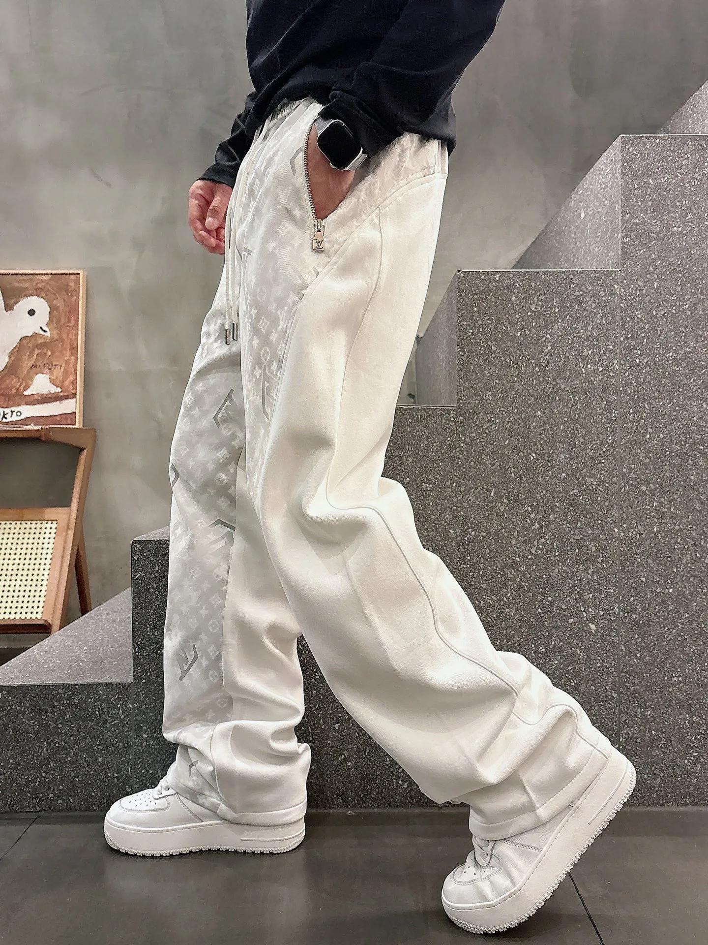 Men's Trousers LOUIS VUITTON 18340436