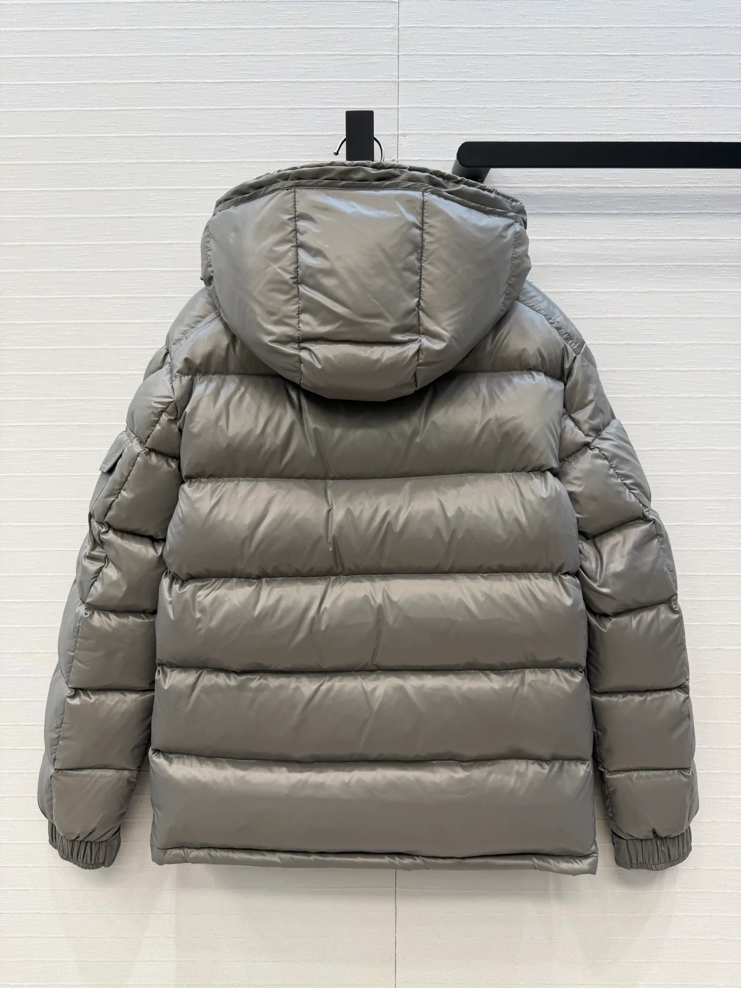 Women's Jackets And Down Jackets MONCLER 18184279