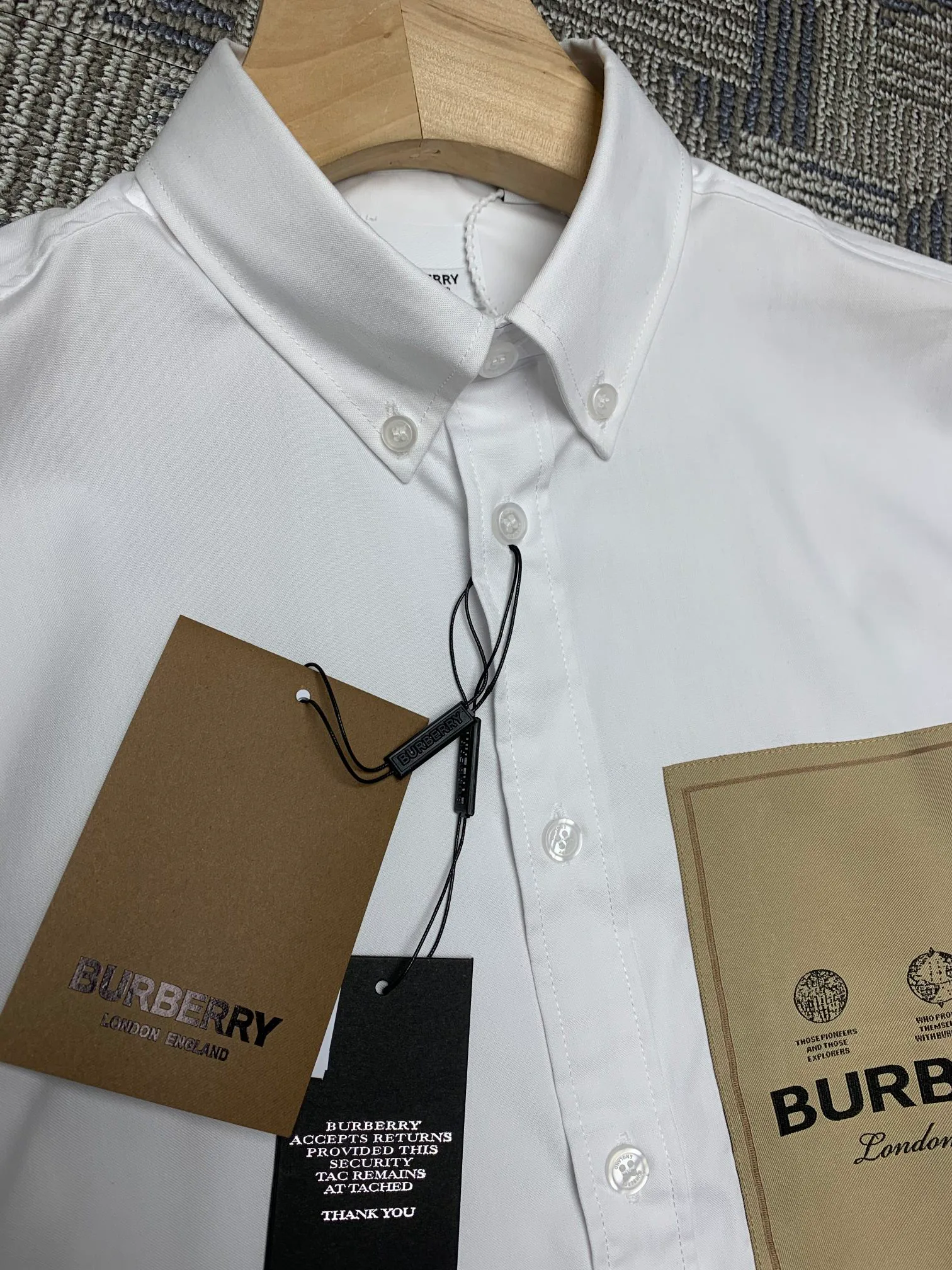 Men's Shirts BURBERRY 17967417