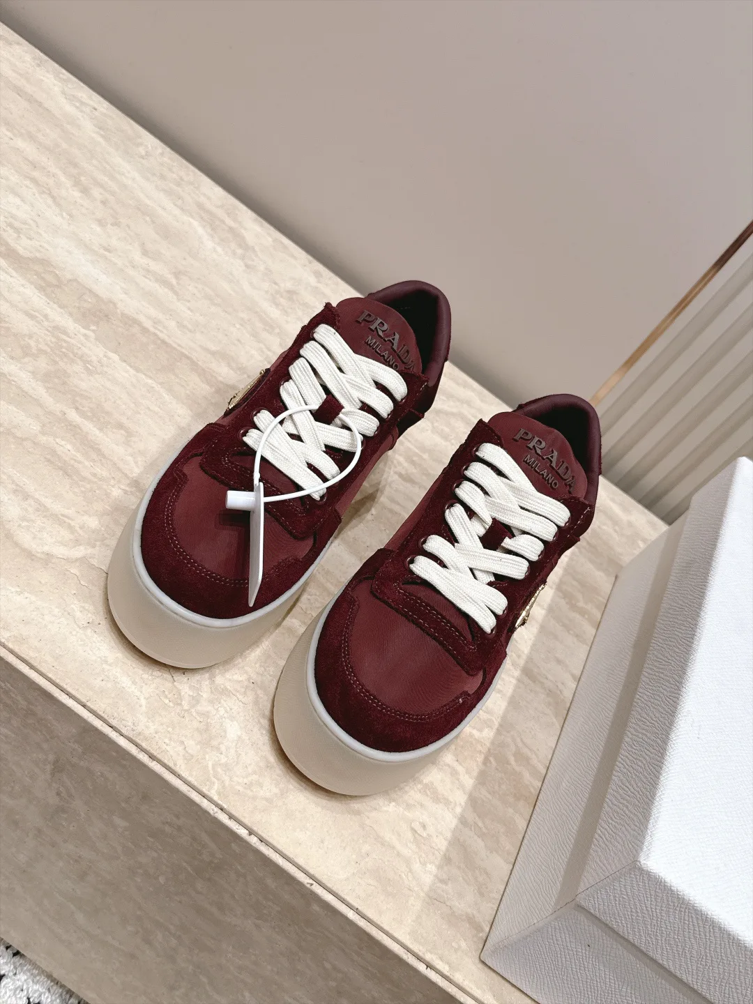 Кроссовки Женские Prada 18650059