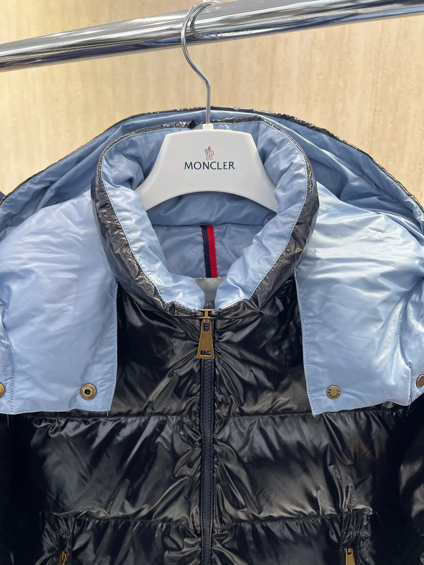 Men's Jackets And Down Jackets MONCLER 18231182