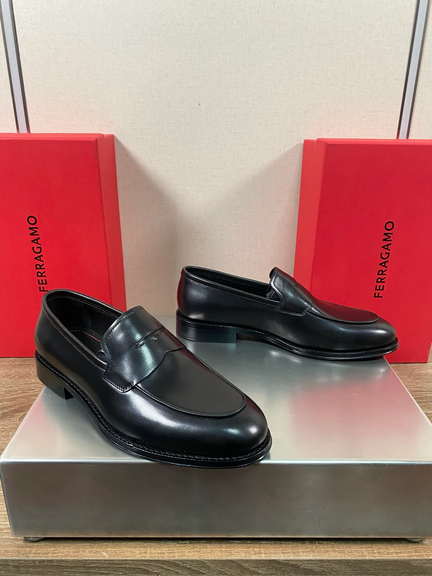 Men's Loafers And Dress Shoes SALVATORE FERRAGAMO 18078698