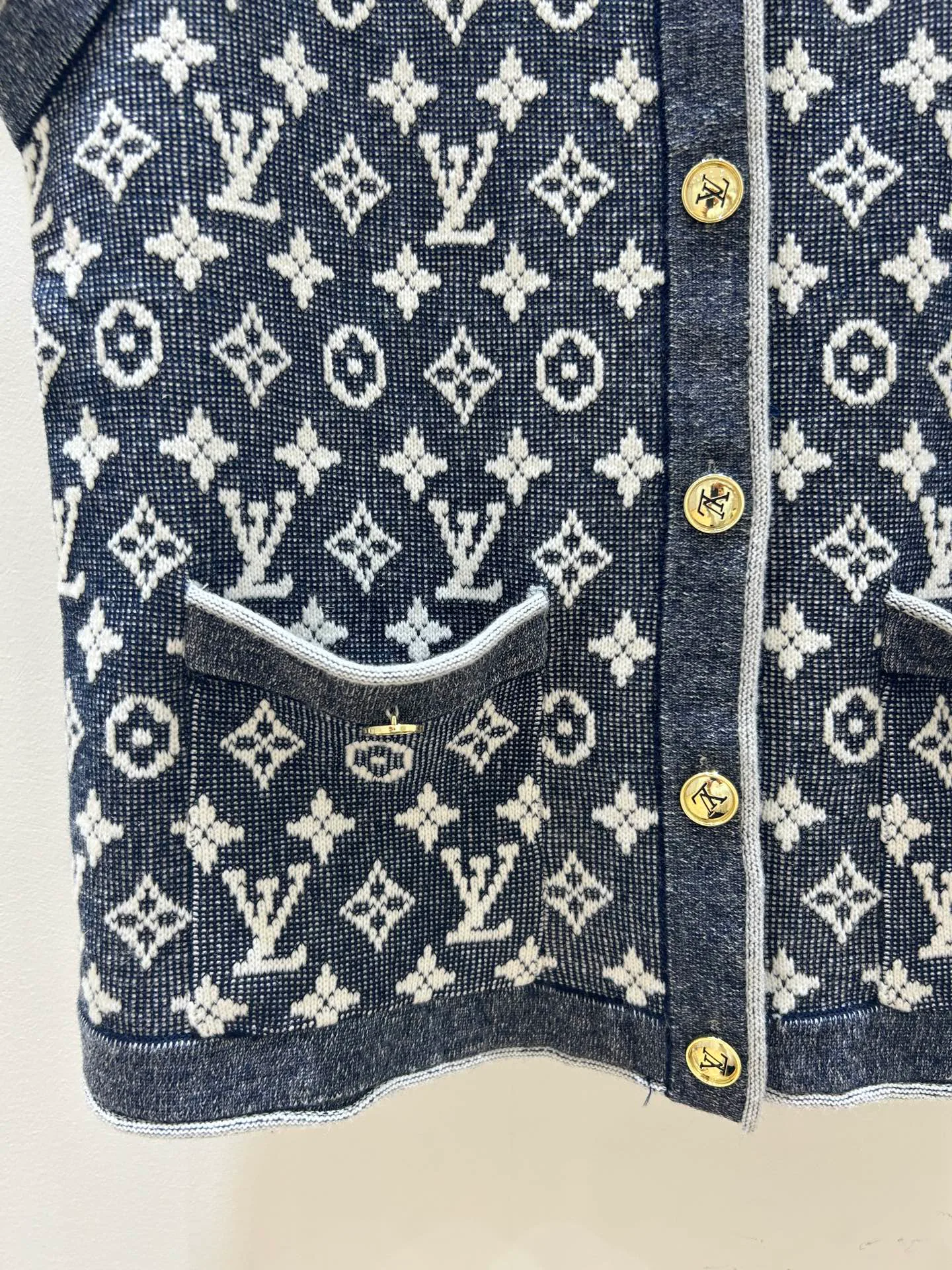 Women's Vests LOUIS VUITTON 18097082