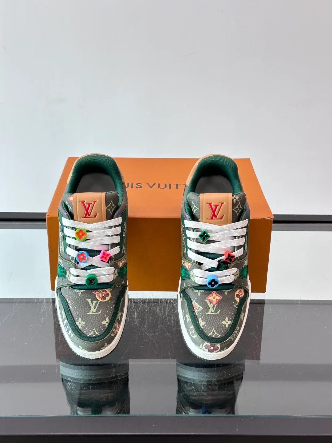 Men's Sneakers LOUIS VUITTON 18400625