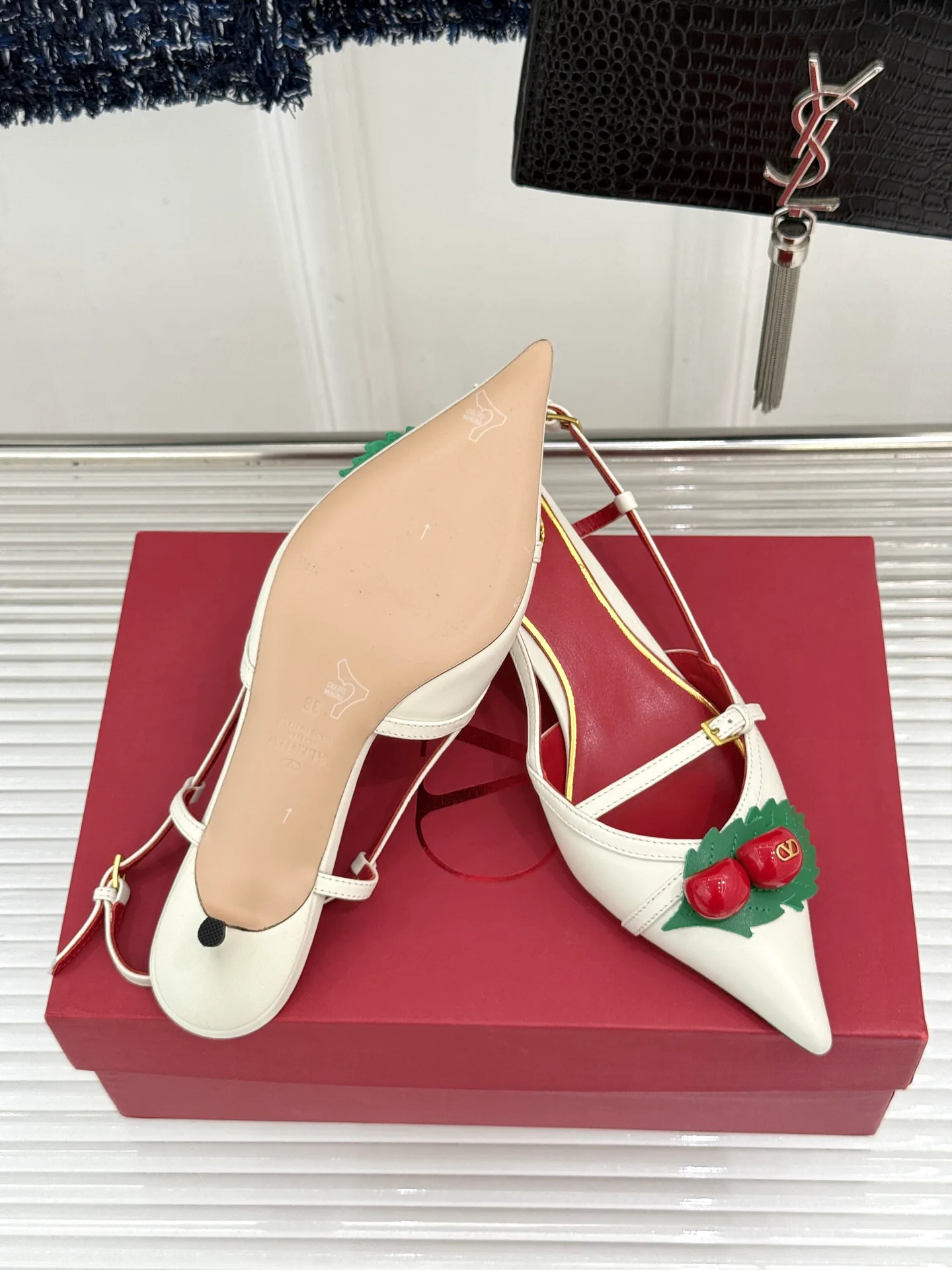 Women's Open-Toe Sandals VALENTINO 16986236