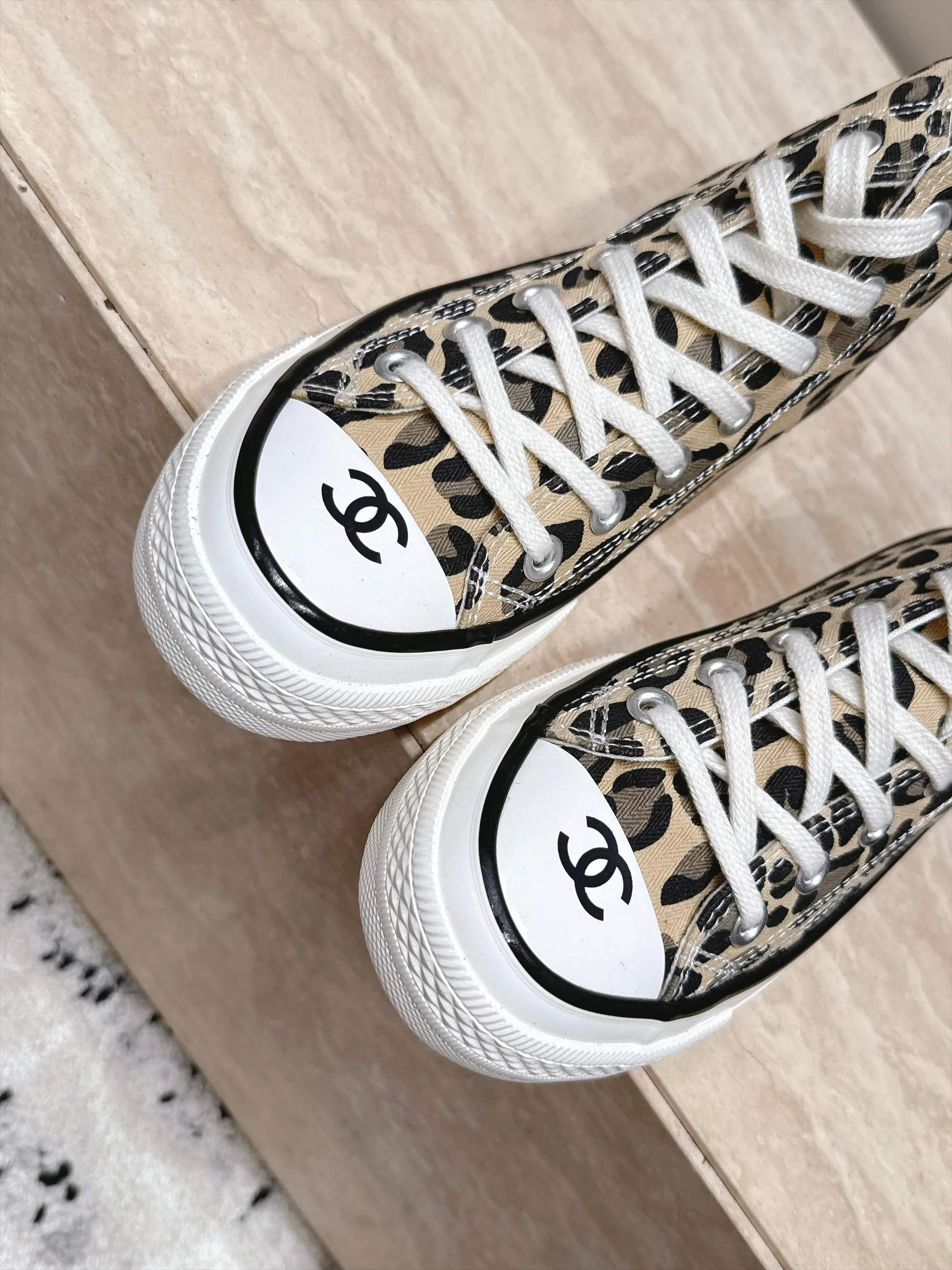 Women's Sneakers CHANEL 17934232