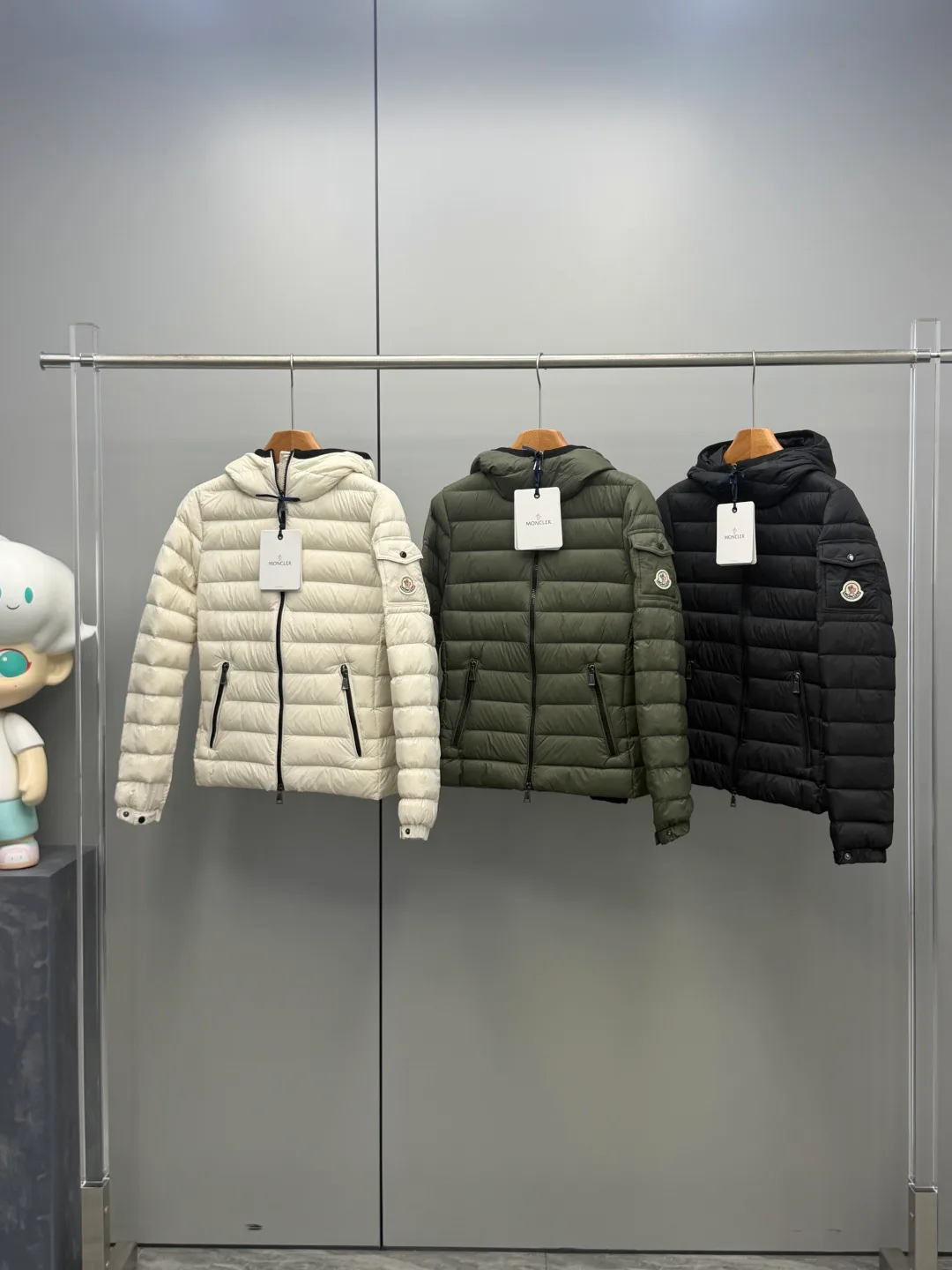 Women's Jackets And Down Jackets MONCLER 18134413