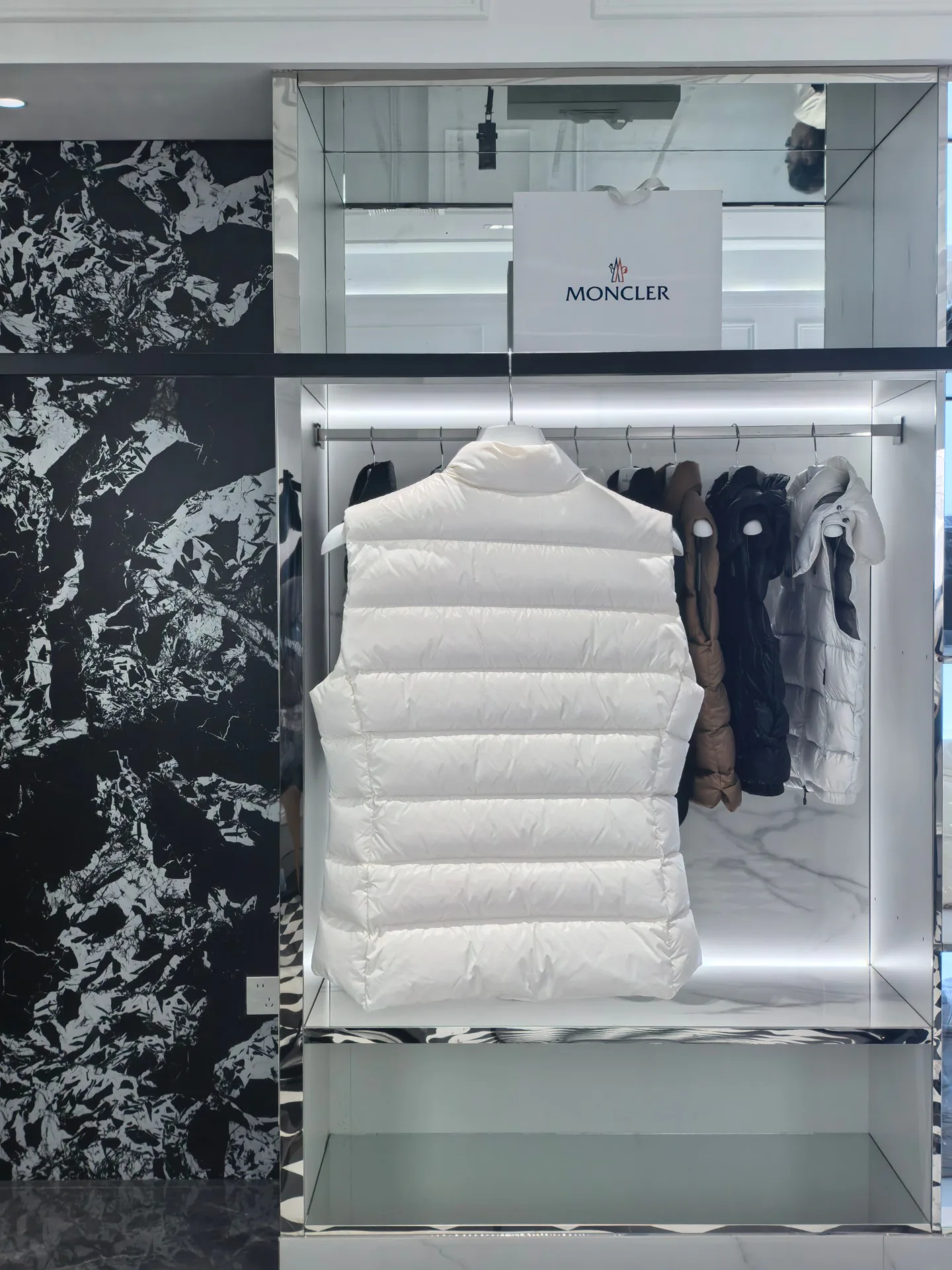 Жилеты Мужские Moncler 18581116