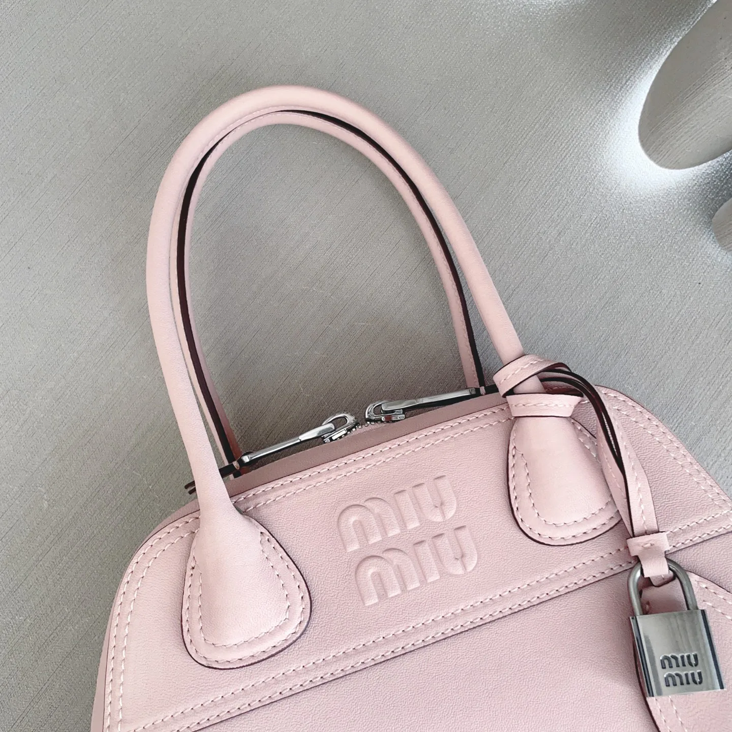 Классические Сумки Женские Miu Miu 18602443