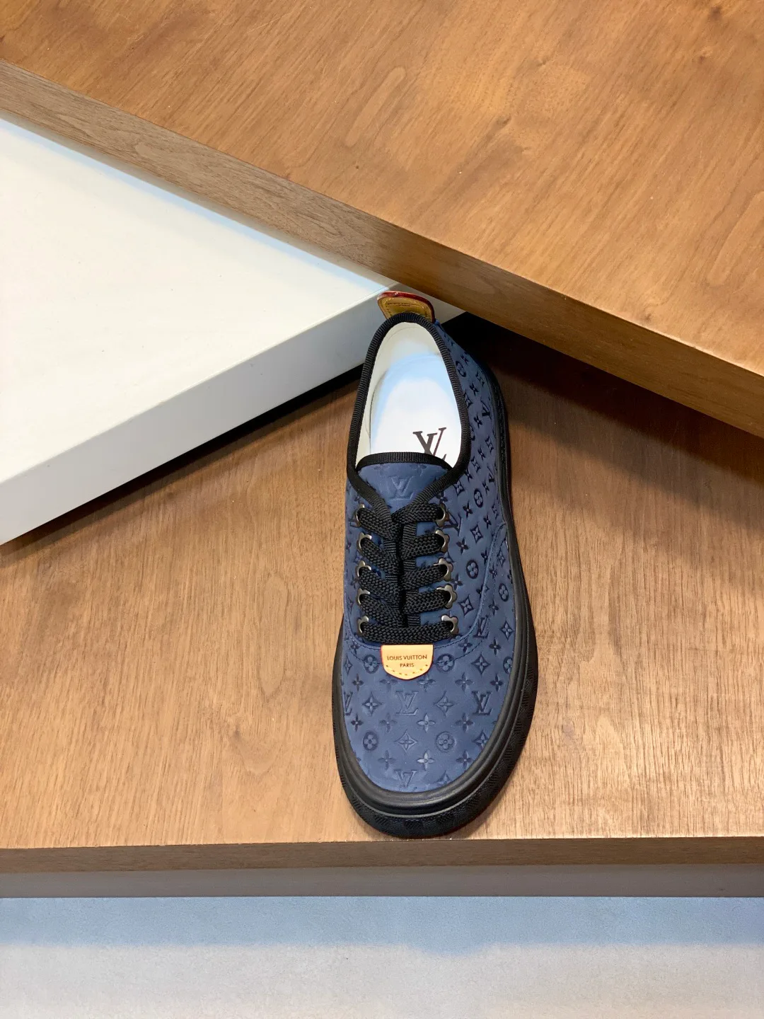 Кроссовки Мужские Louis Vuitton 18641940