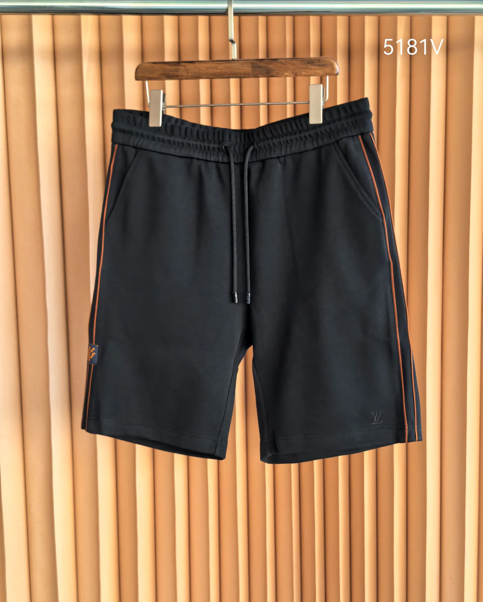 Men's Shorts LOUIS VUITTON 17804286