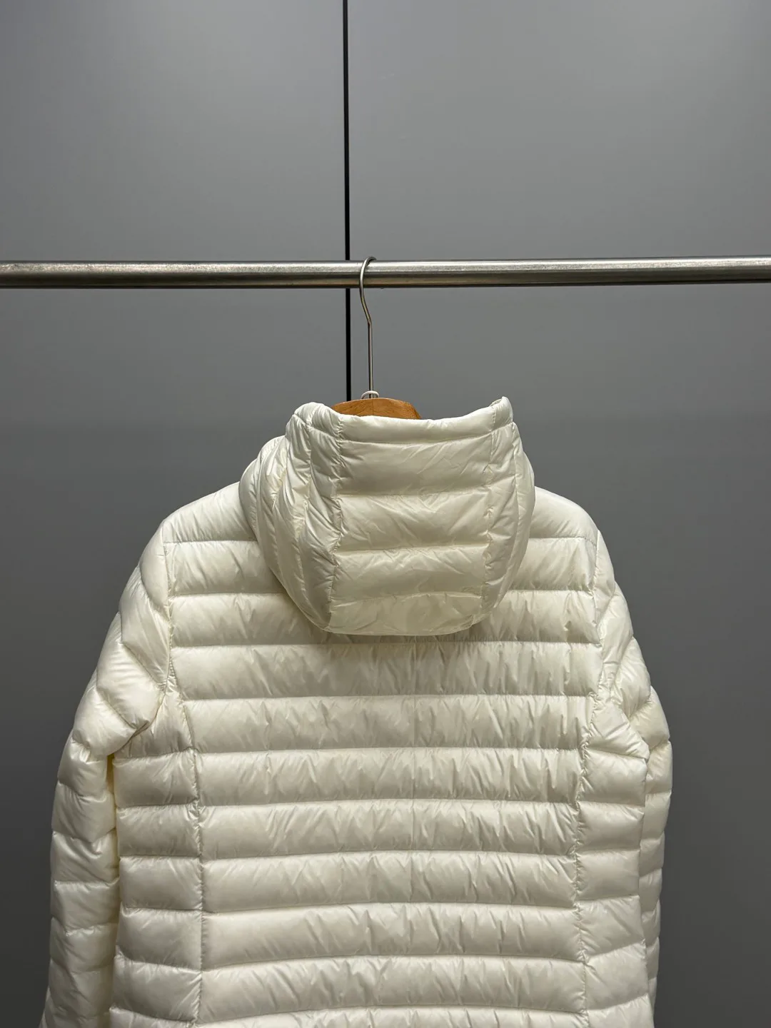 Women's Jackets And Down Jackets MONCLER 17807407