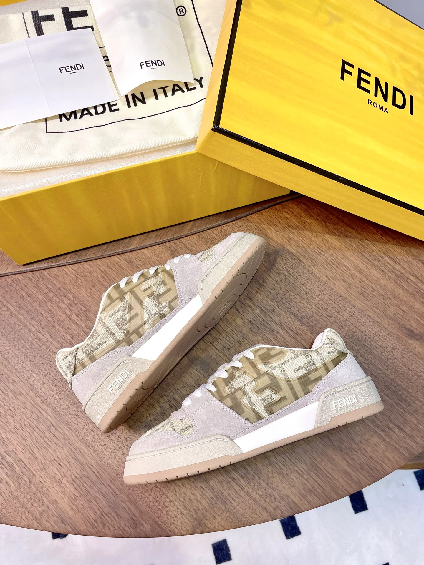 Women's Sneakers FENDI 17957352