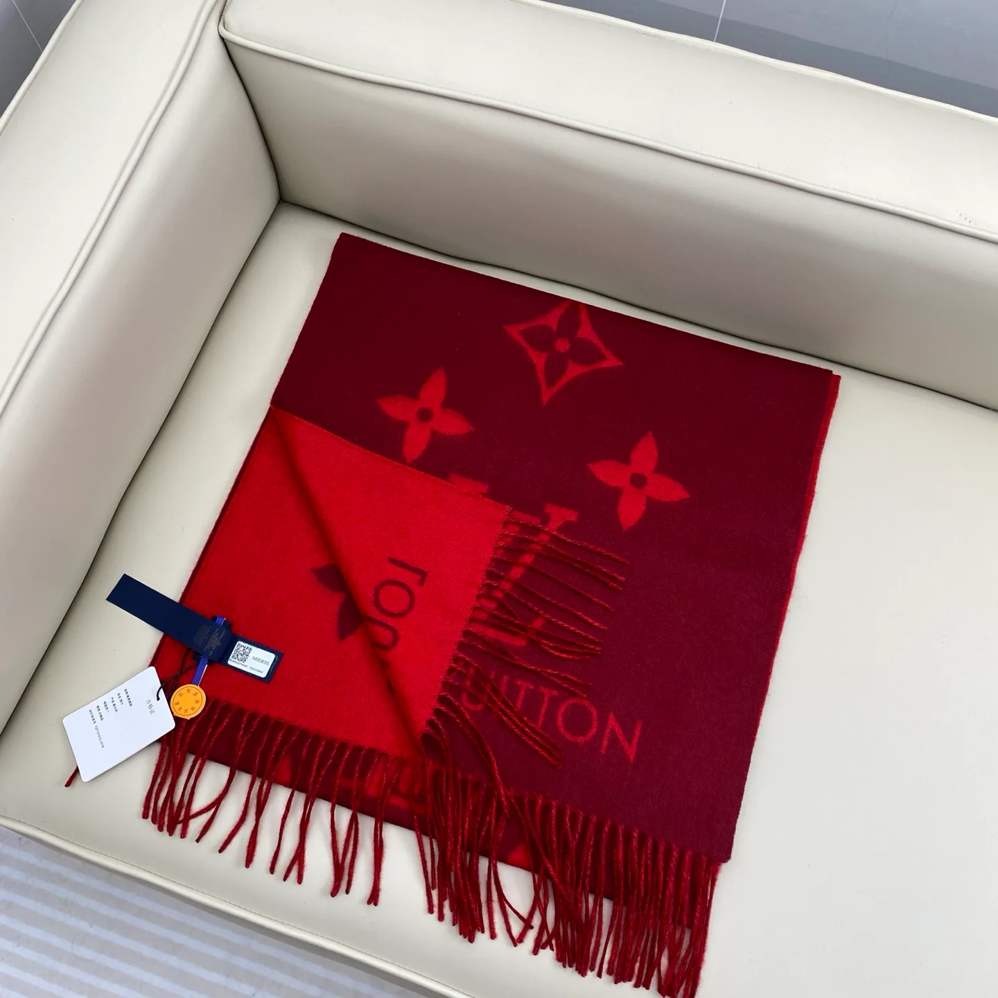Scarves LOUIS VUITTON 18105573