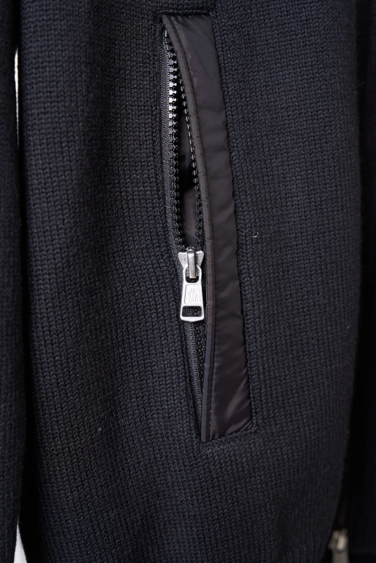 Men's Jumpers And Sweaters MONCLER 18178918
