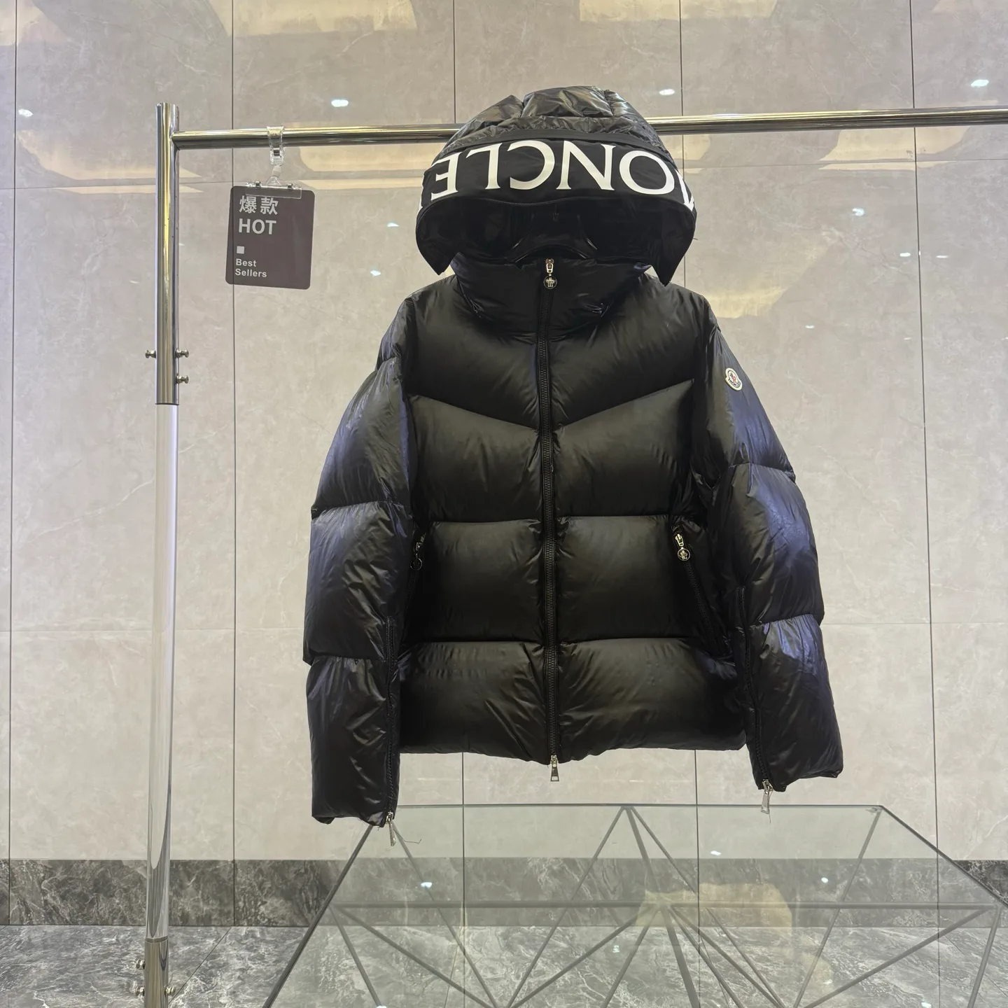Women's Jackets And Down Jackets MONCLER 18391716
