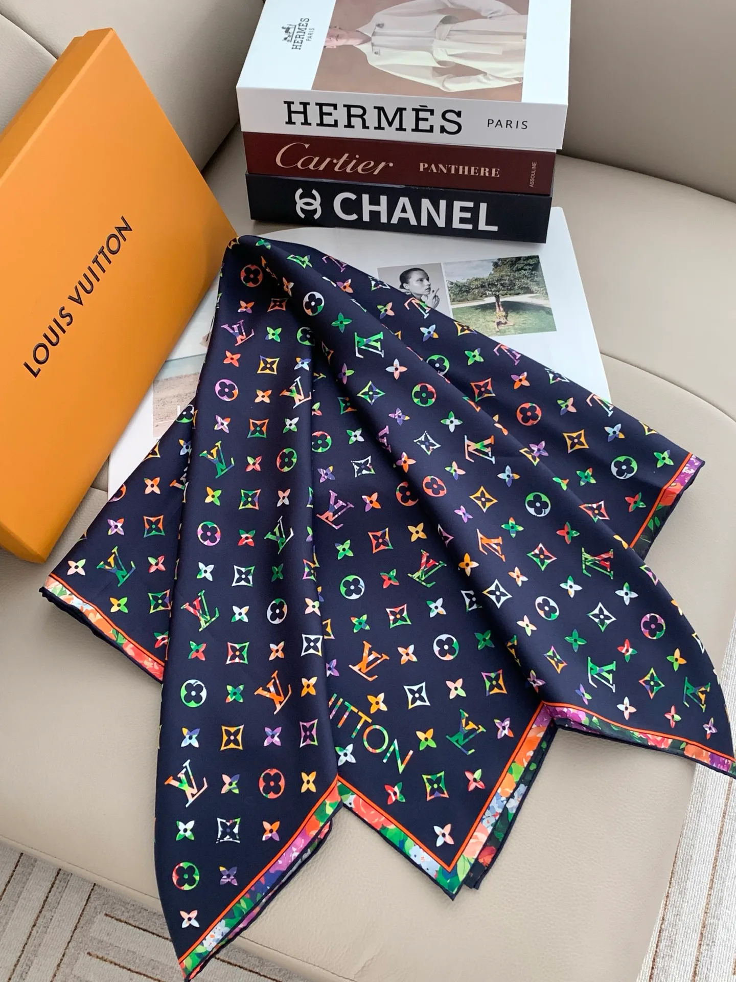 Silk Scarves LOUIS VUITTON 18476595