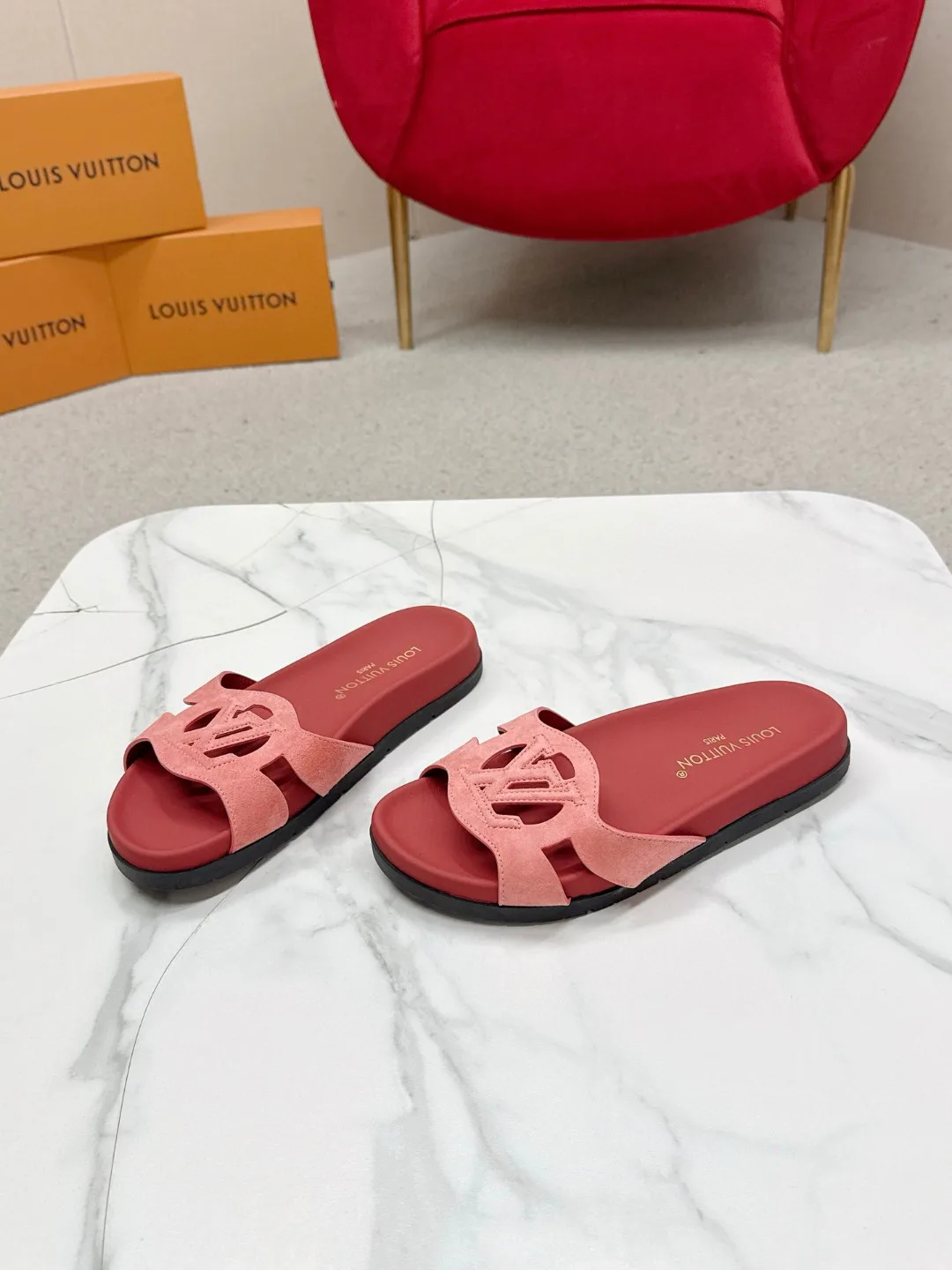 Women's Flip-Flops LOUIS VUITTON 18235719