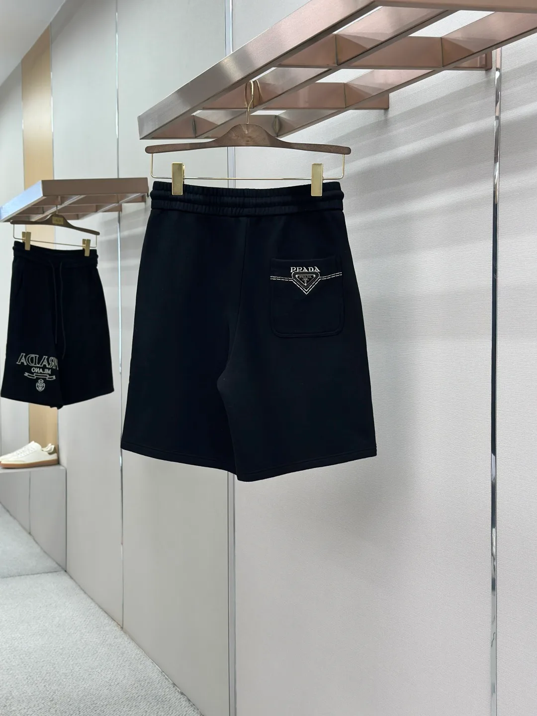 Men's Shorts PRADA 17468338