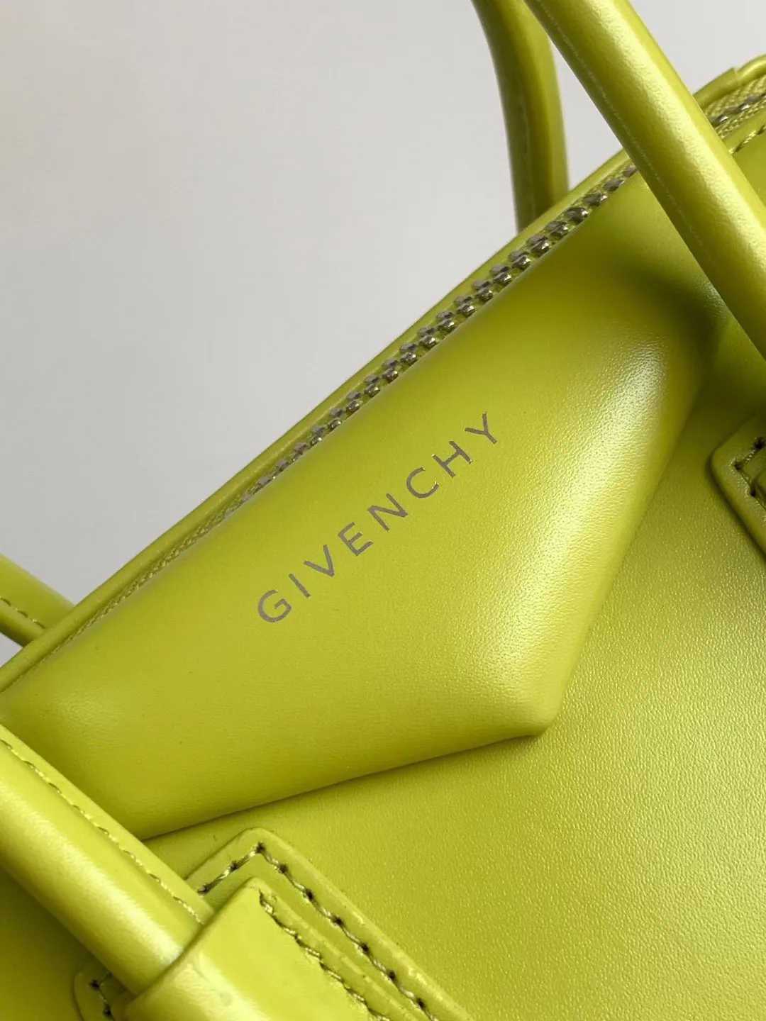 Women's Classic Handbags GIVENCHY 18452630