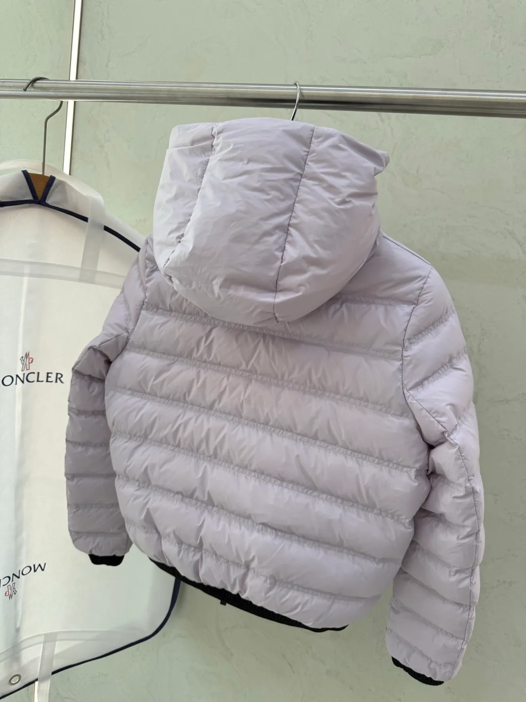 Women's Jackets And Down Jackets MONCLER 18052699