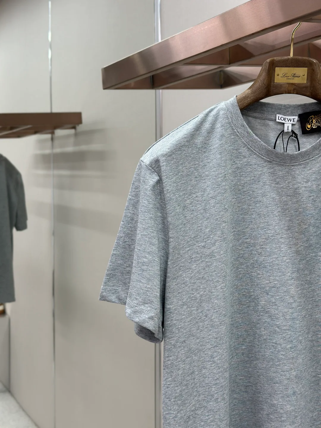 Women's T-Shirts LOEWE 18191141
