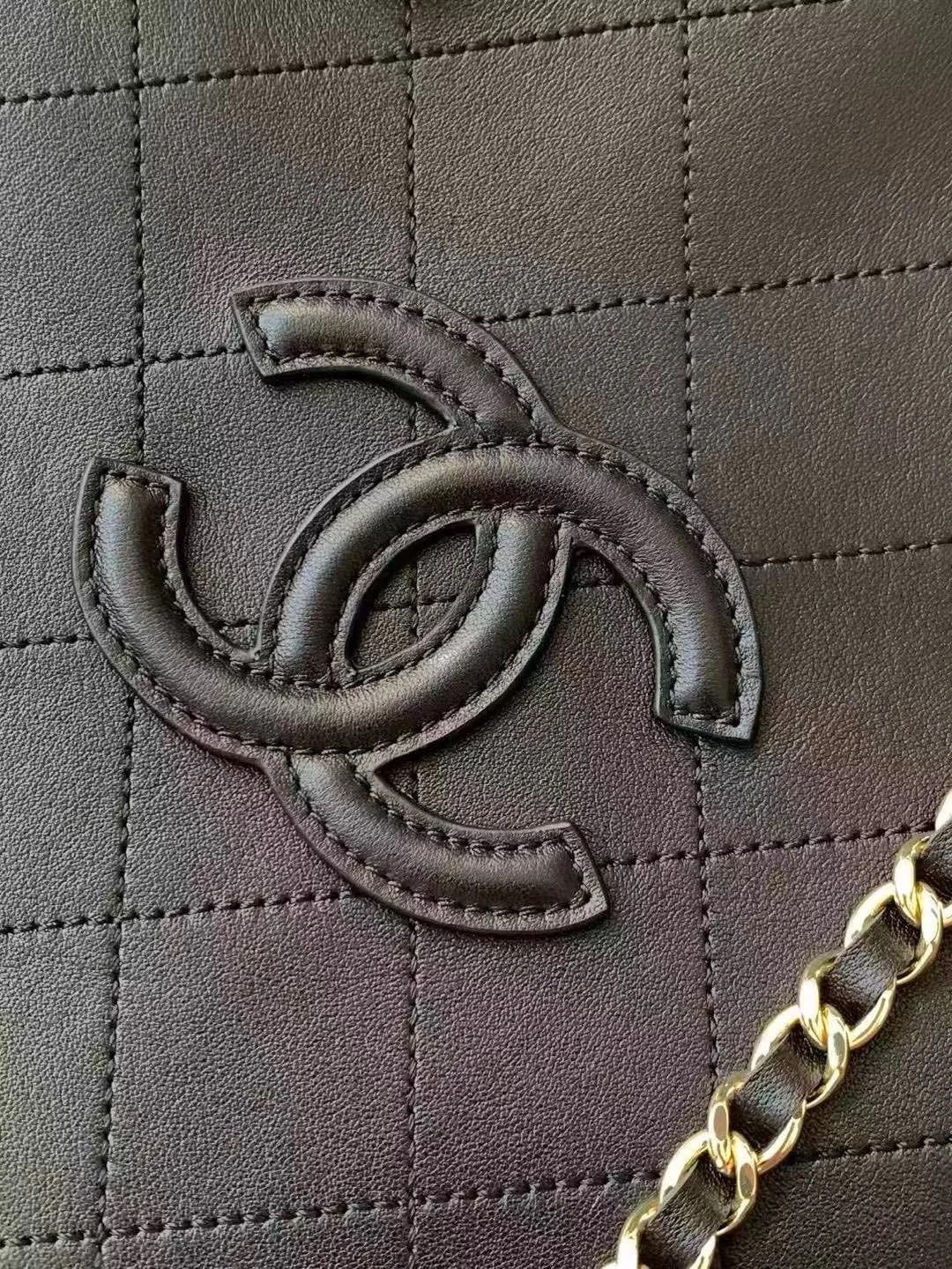 Women's Classic Handbags CHANEL 18058692