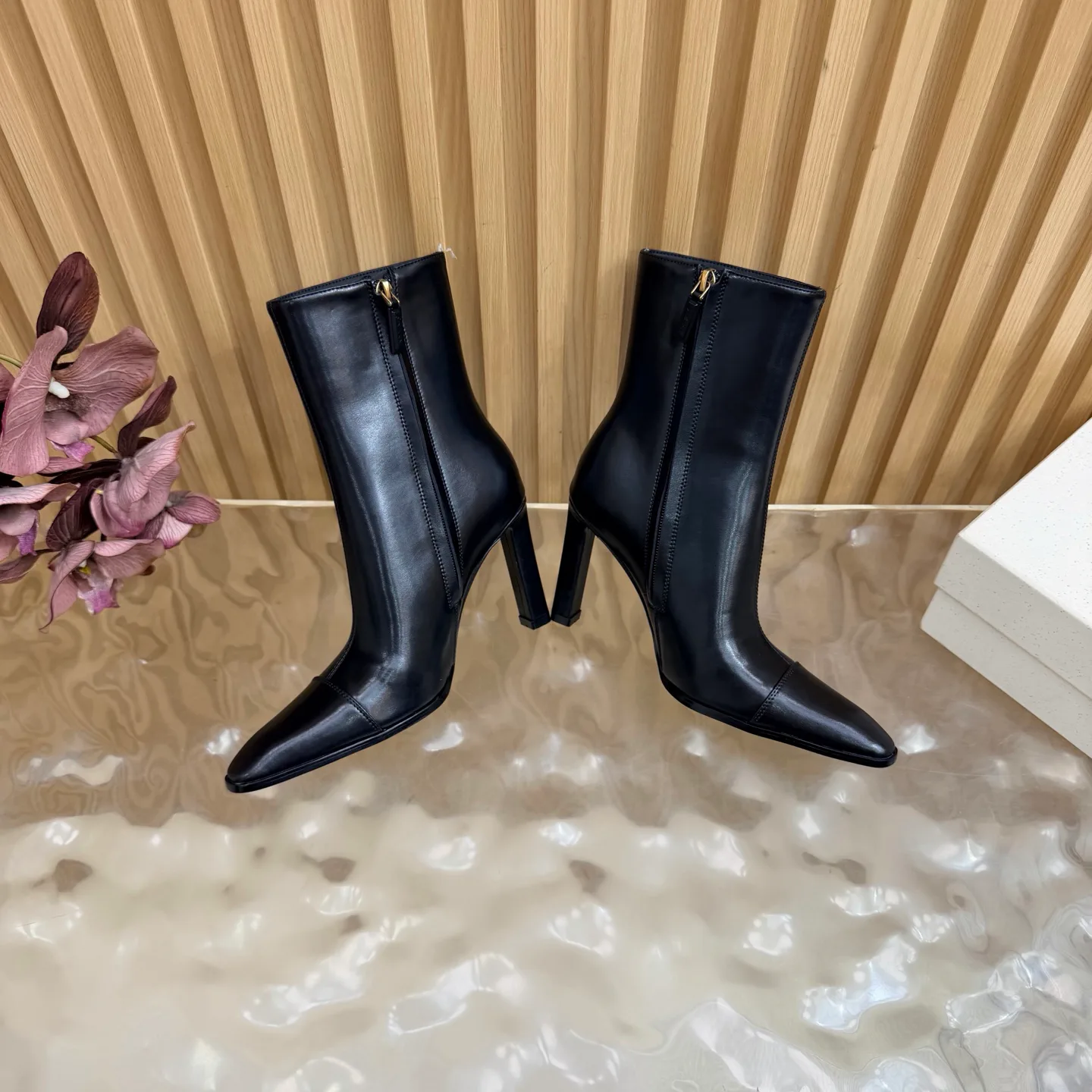 Women's Booties SAINT LAURENT 18508927