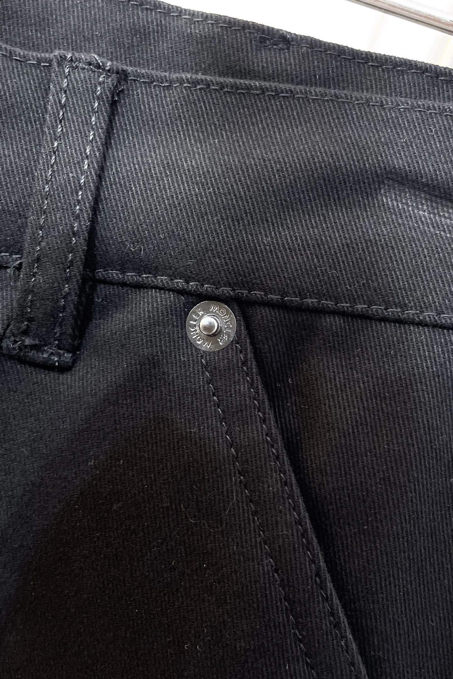 Men's Trousers MONCLER 18392115